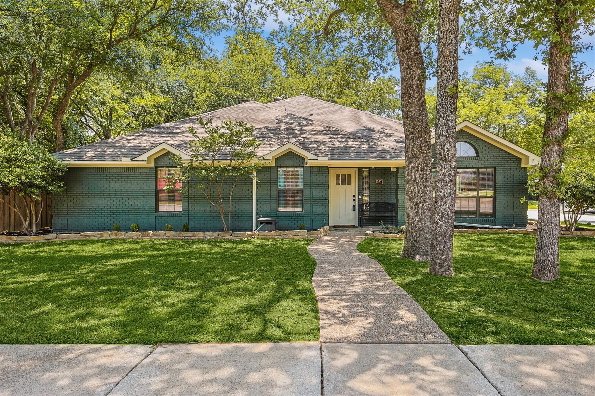 1927 Buffalo Bend Drive