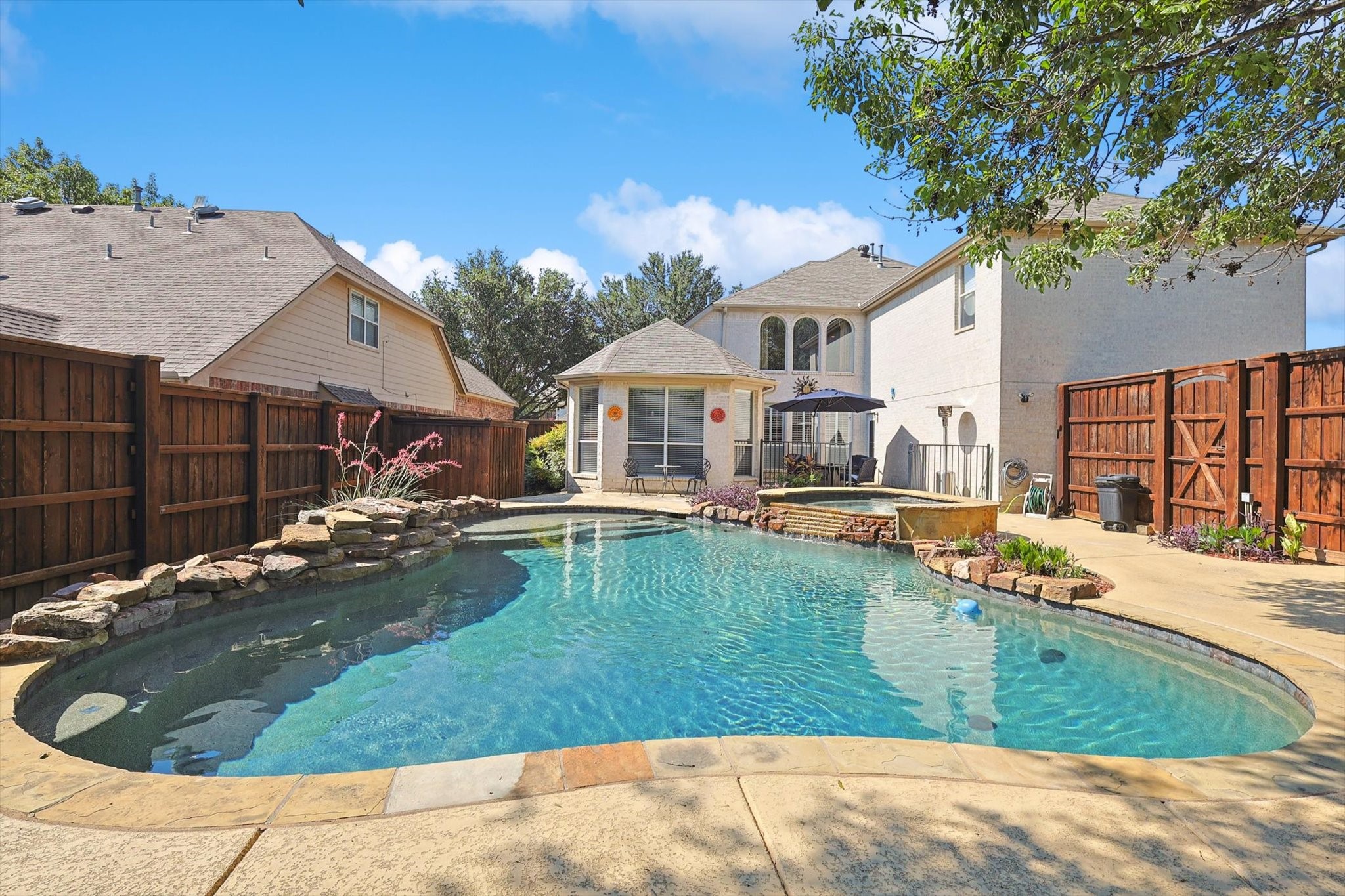 1816 Hidden Brook Trail