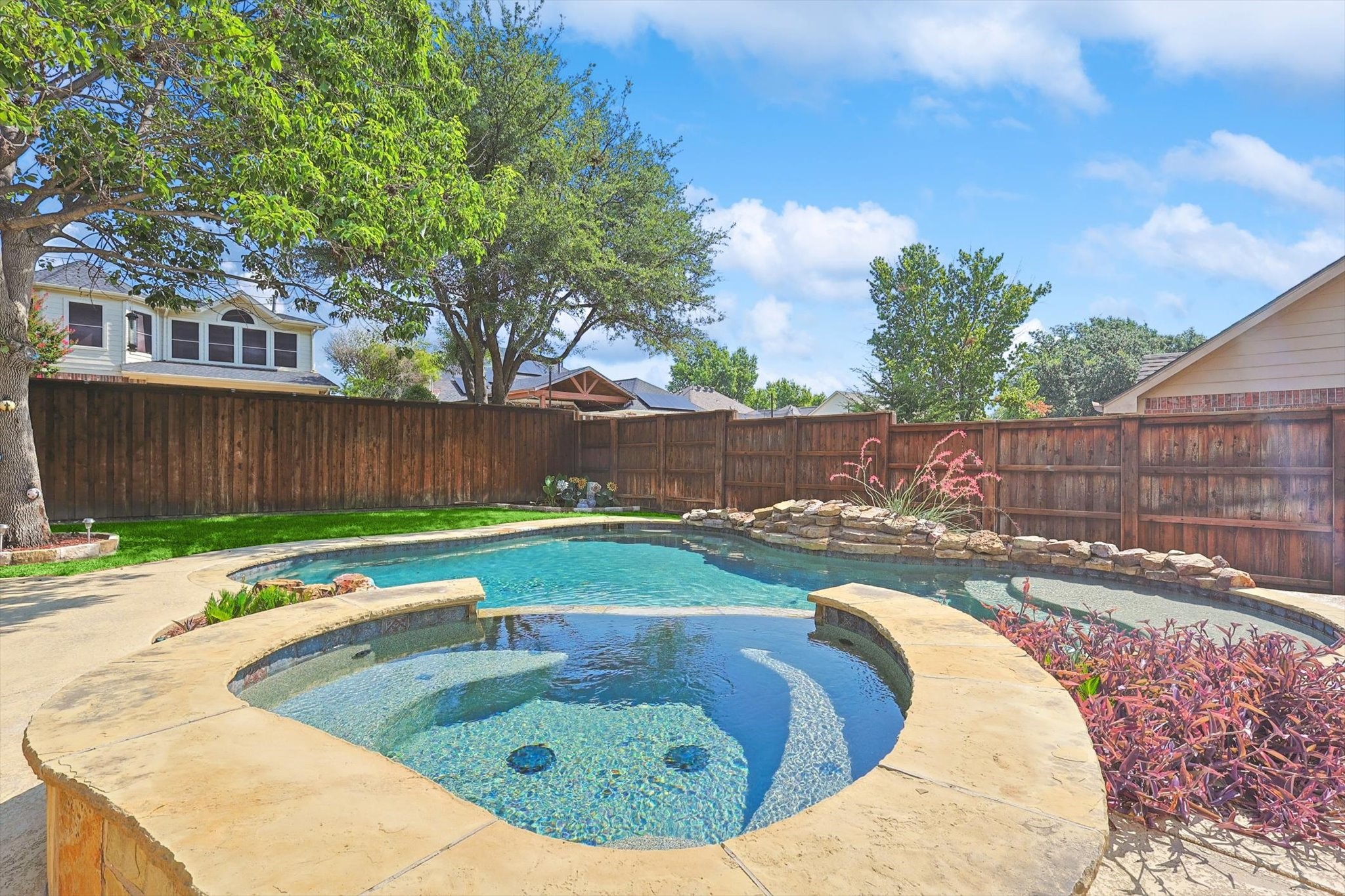 1816 Hidden Brook Trail