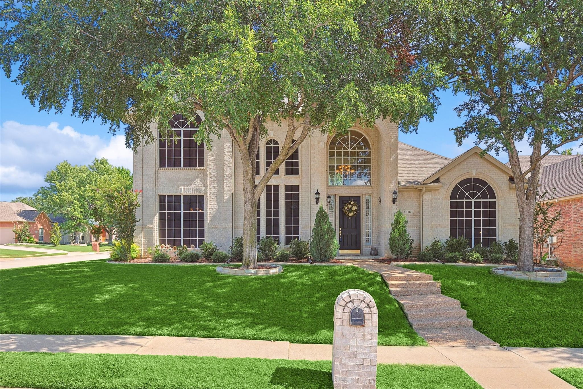 1816 Hidden Brook Trail