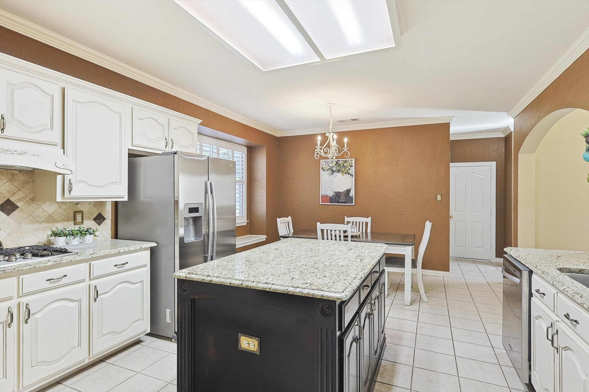 1816 Hidden Brook Trail