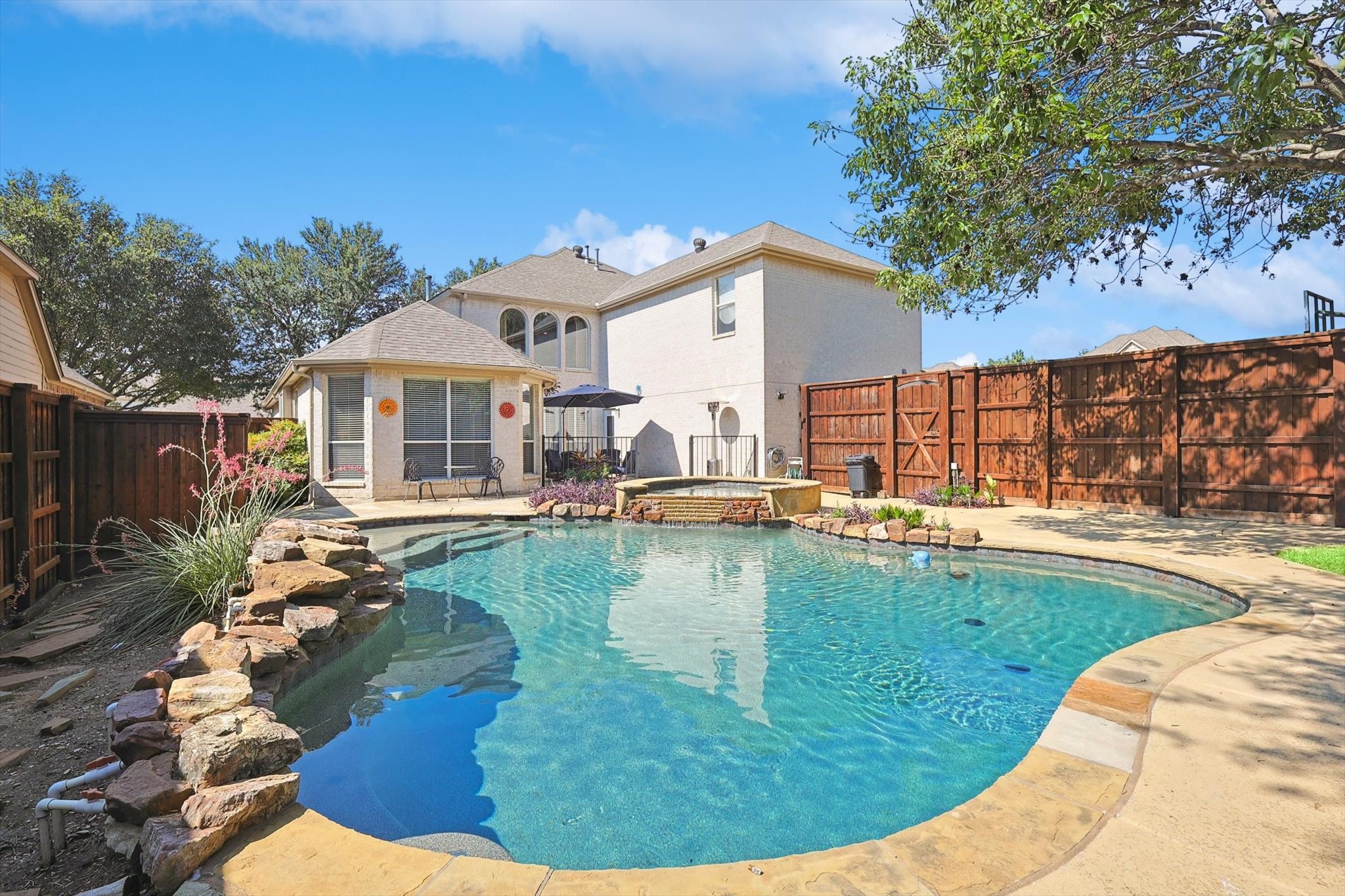 1816 Hidden Brook Trail