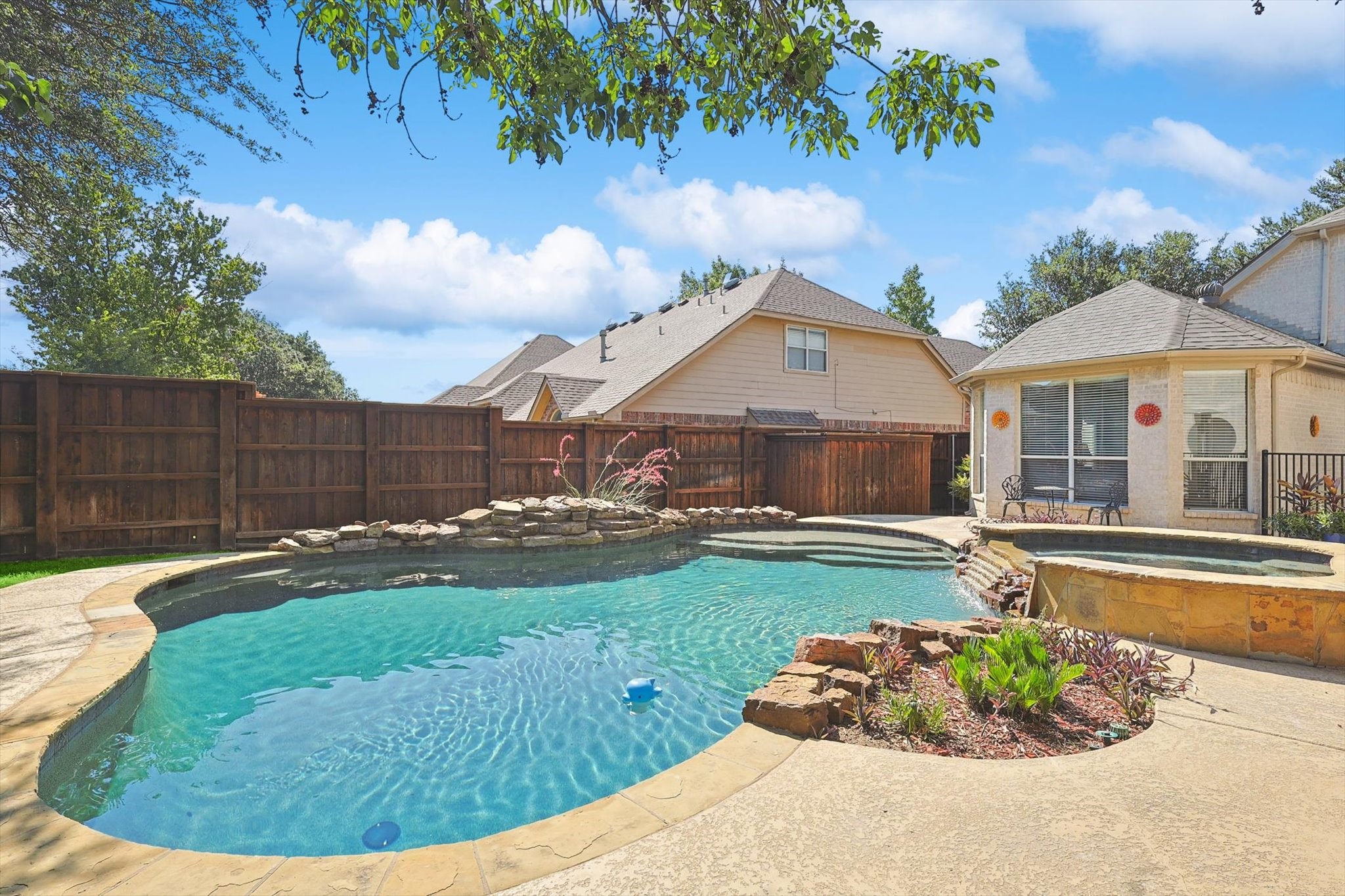 1816 Hidden Brook Trail