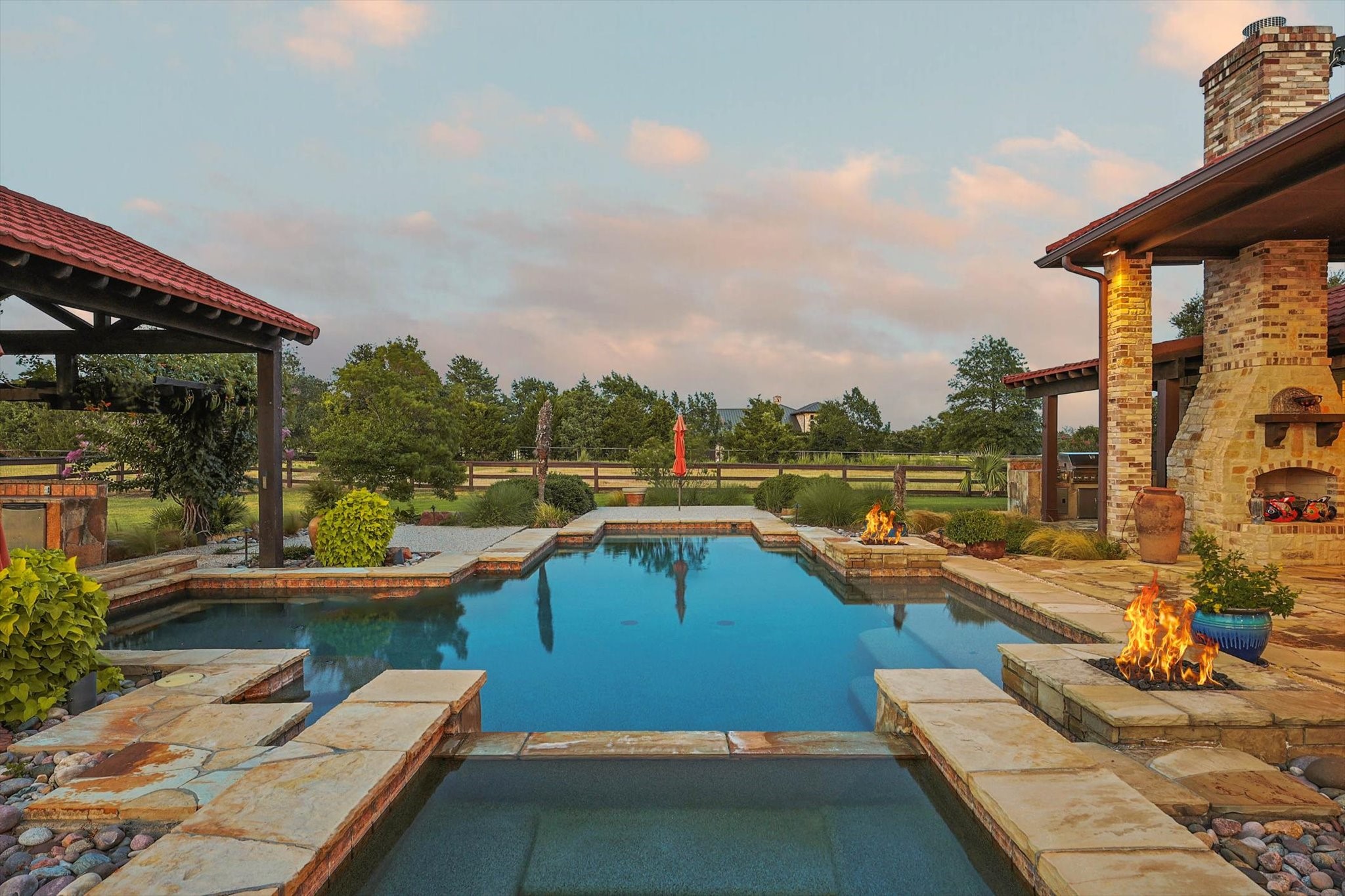 1672 Barrington Hills Boulevard