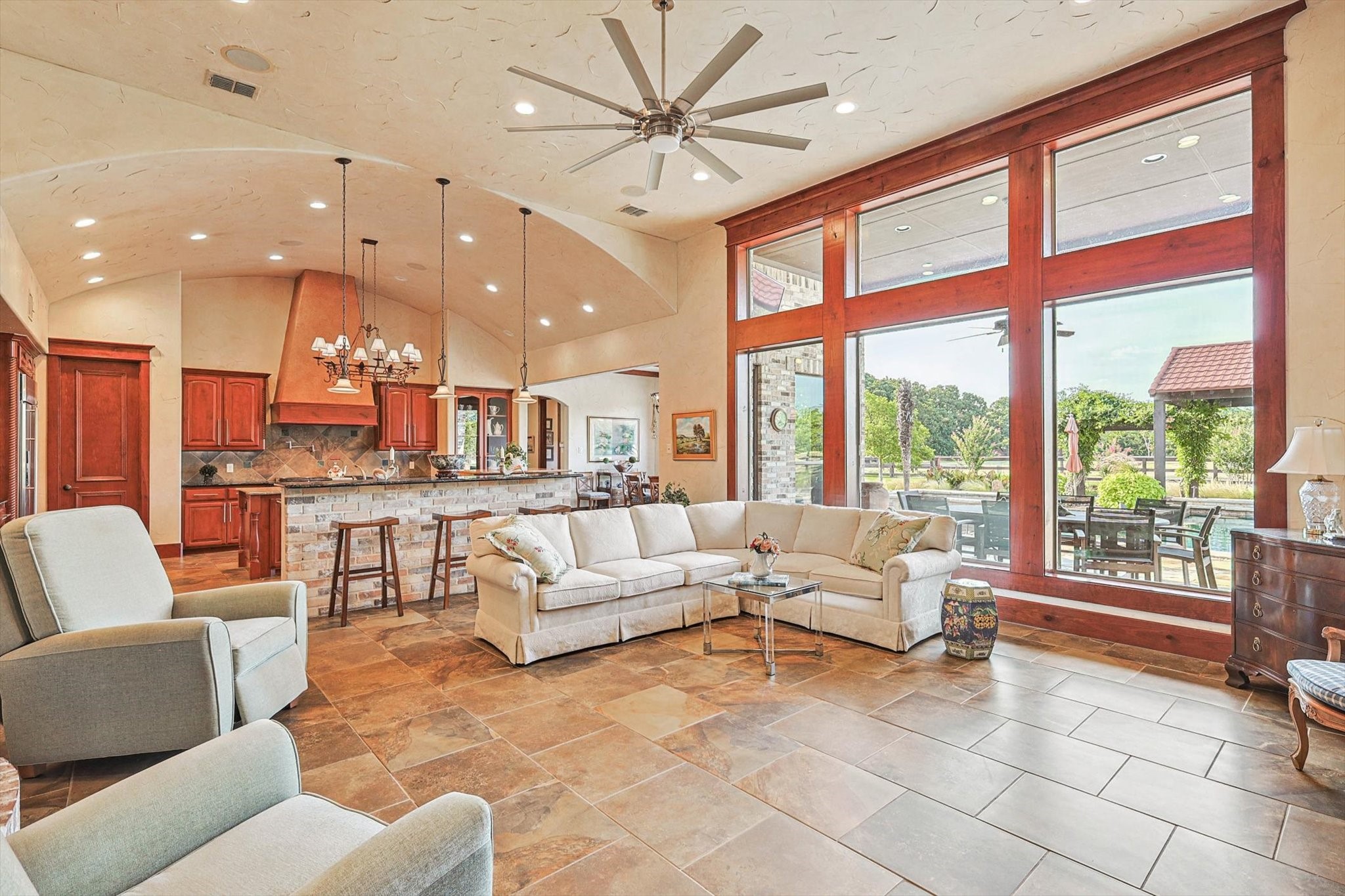 1672 Barrington Hills Boulevard