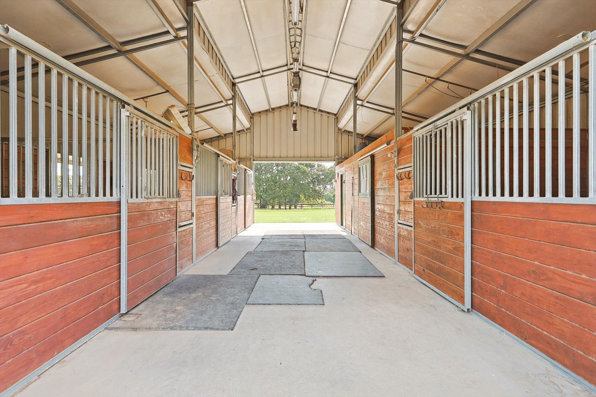 1672 Barrington Hills Boulevard