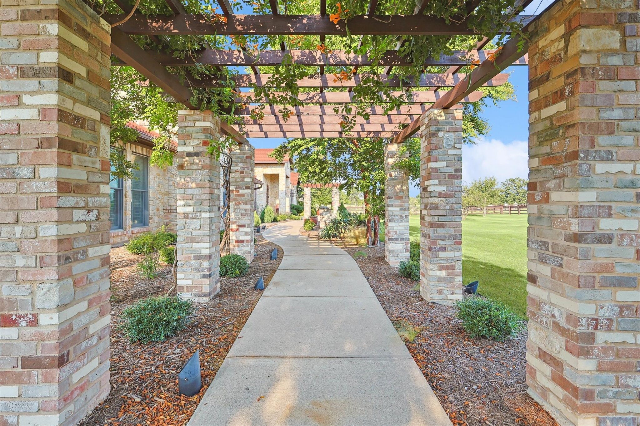 1672 Barrington Hills Boulevard