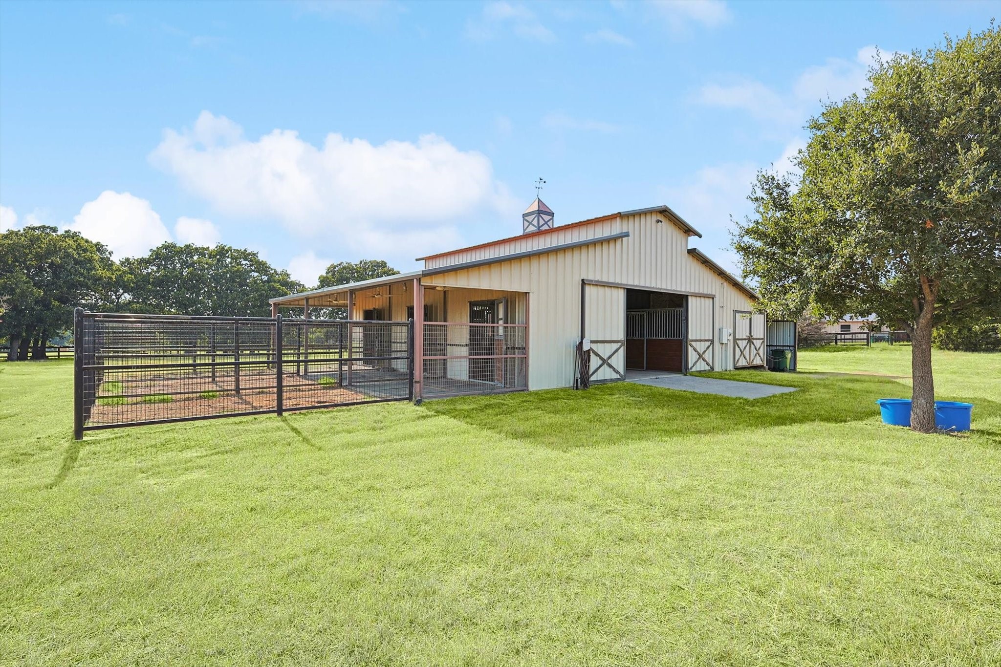 1672 Barrington Hills Boulevard