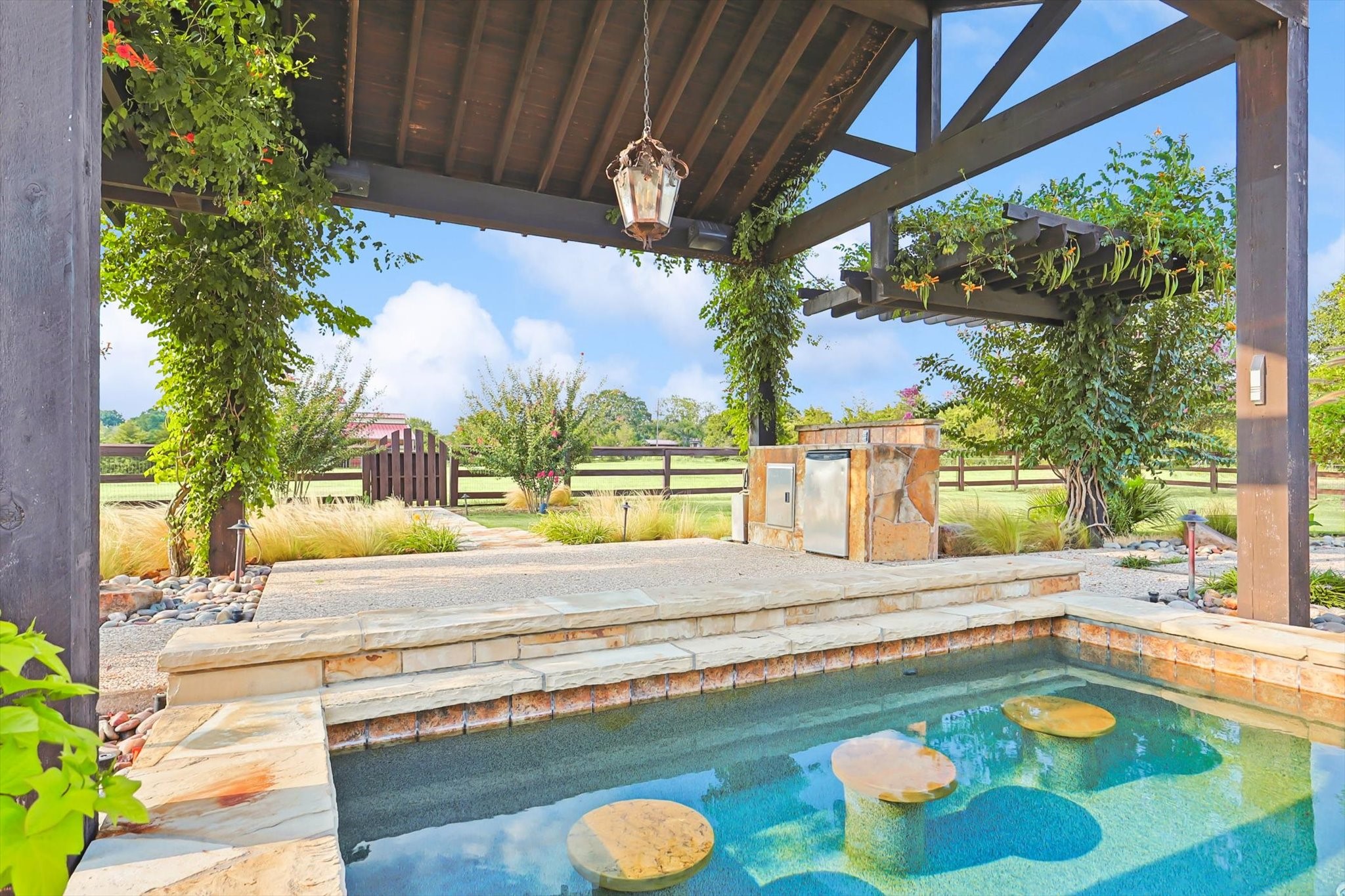 1672 Barrington Hills Boulevard