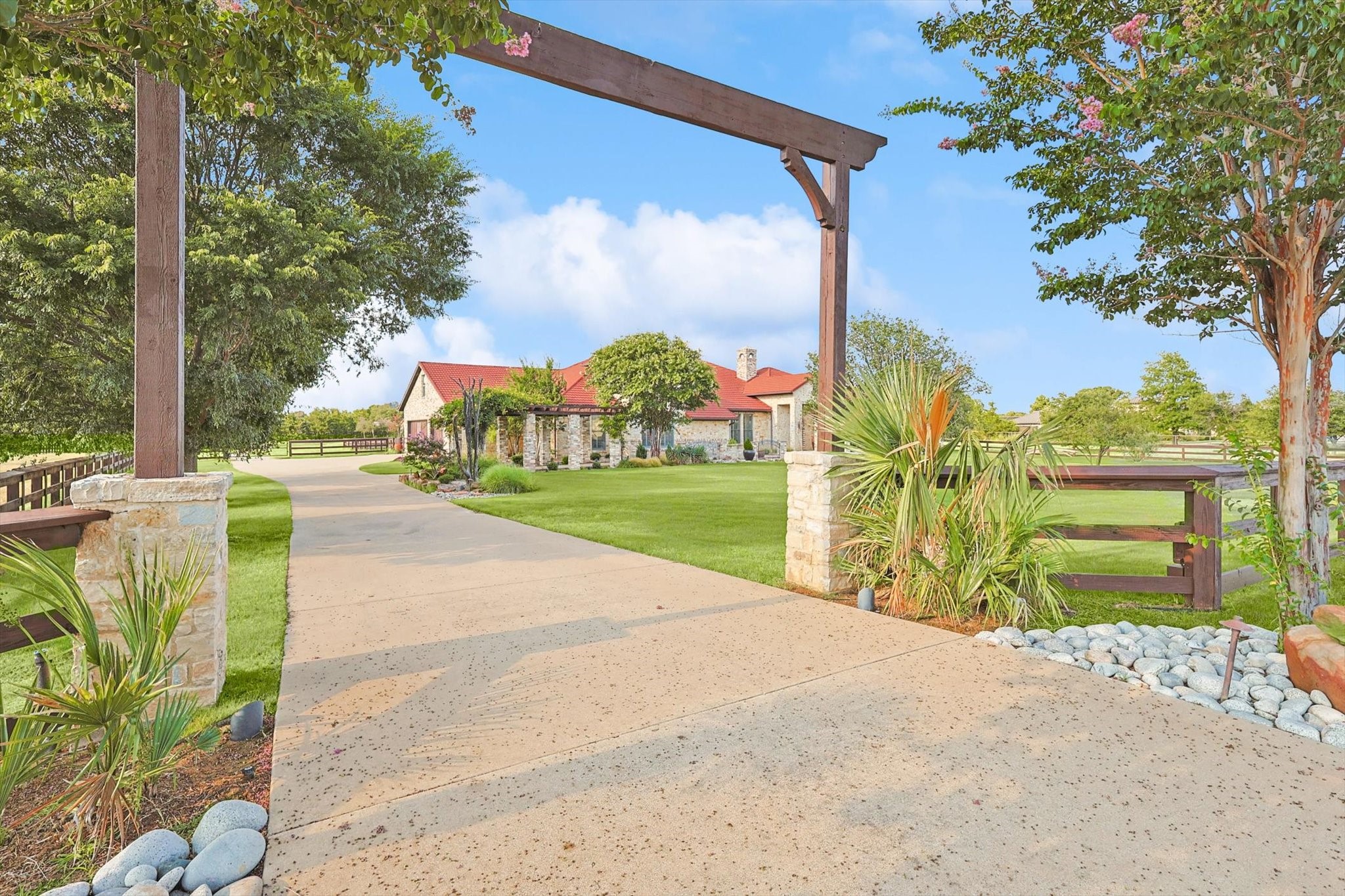 1672 Barrington Hills Boulevard