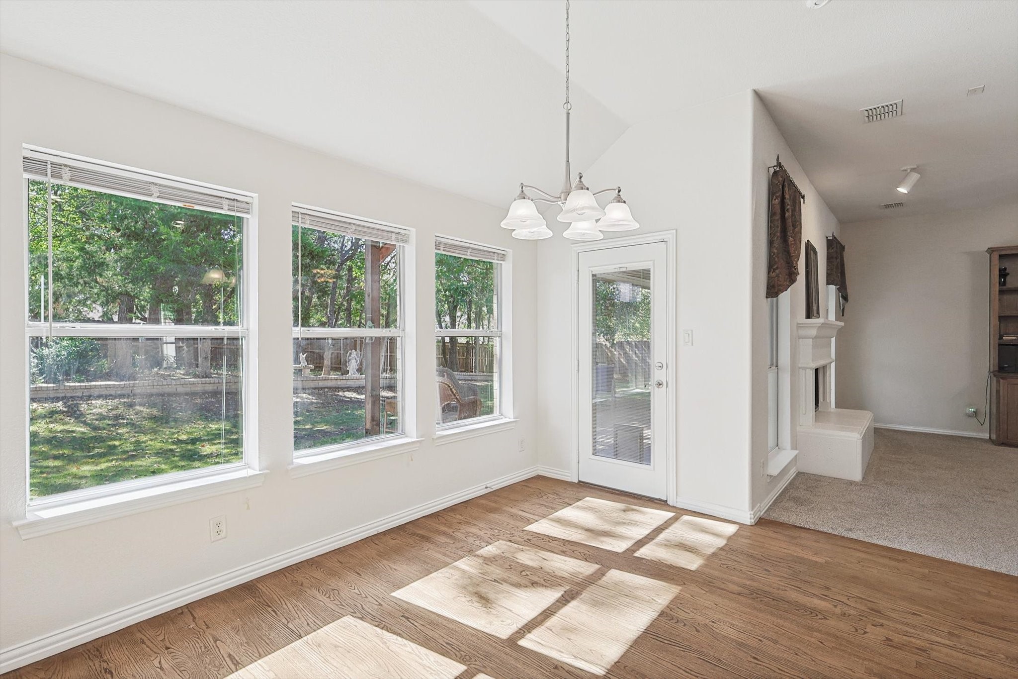 1206 History Crescent