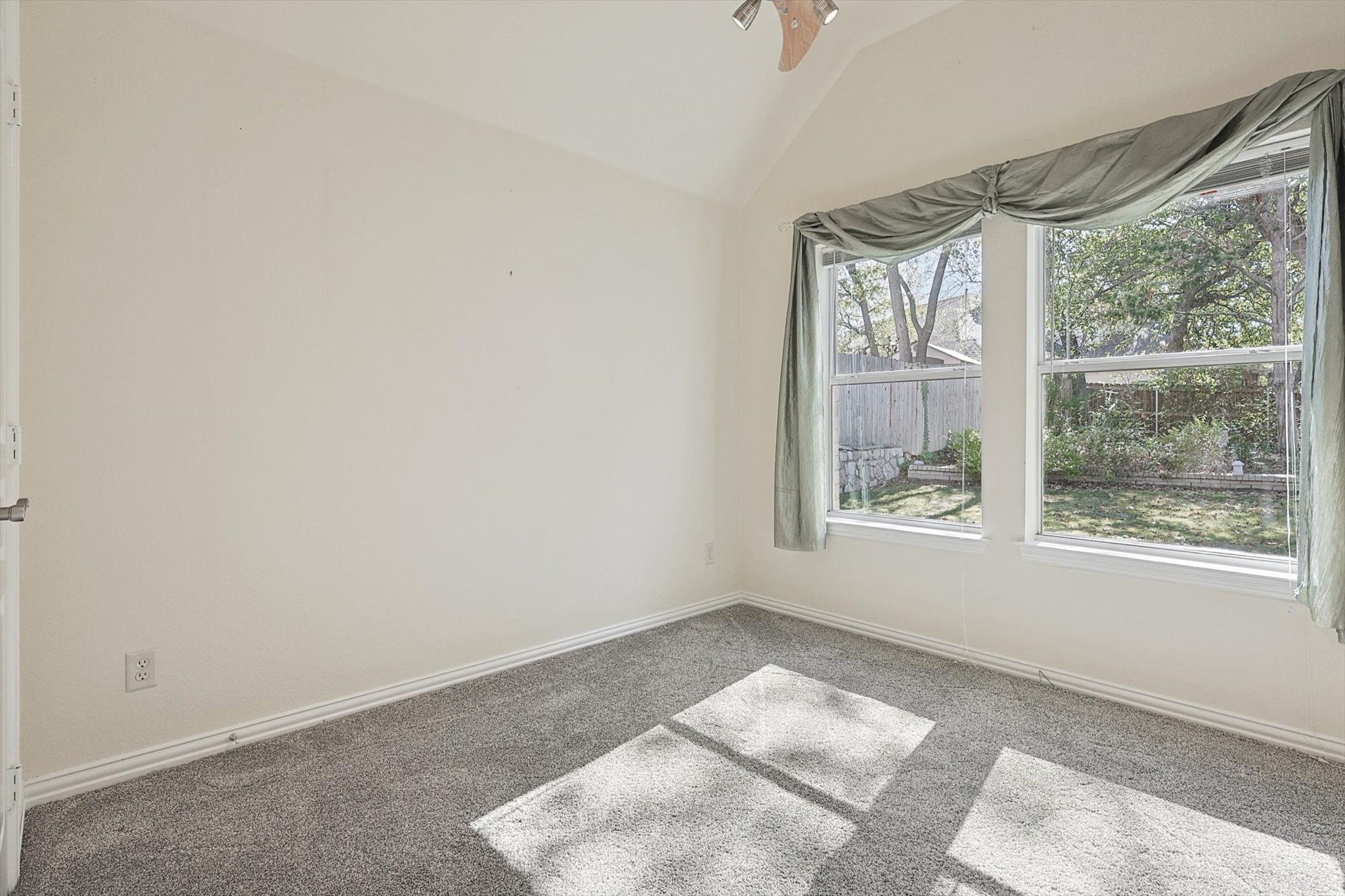 1206 History Crescent