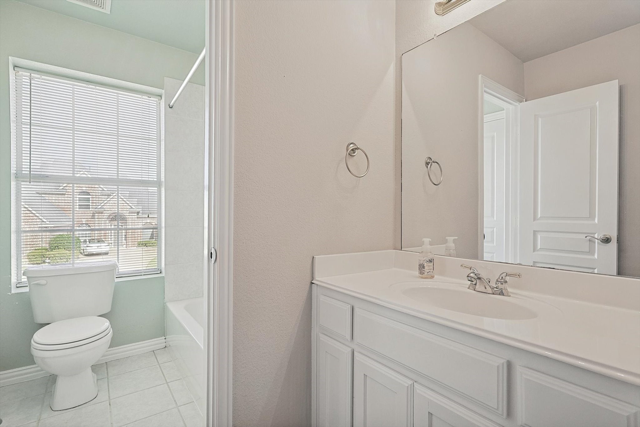 1206 History Crescent