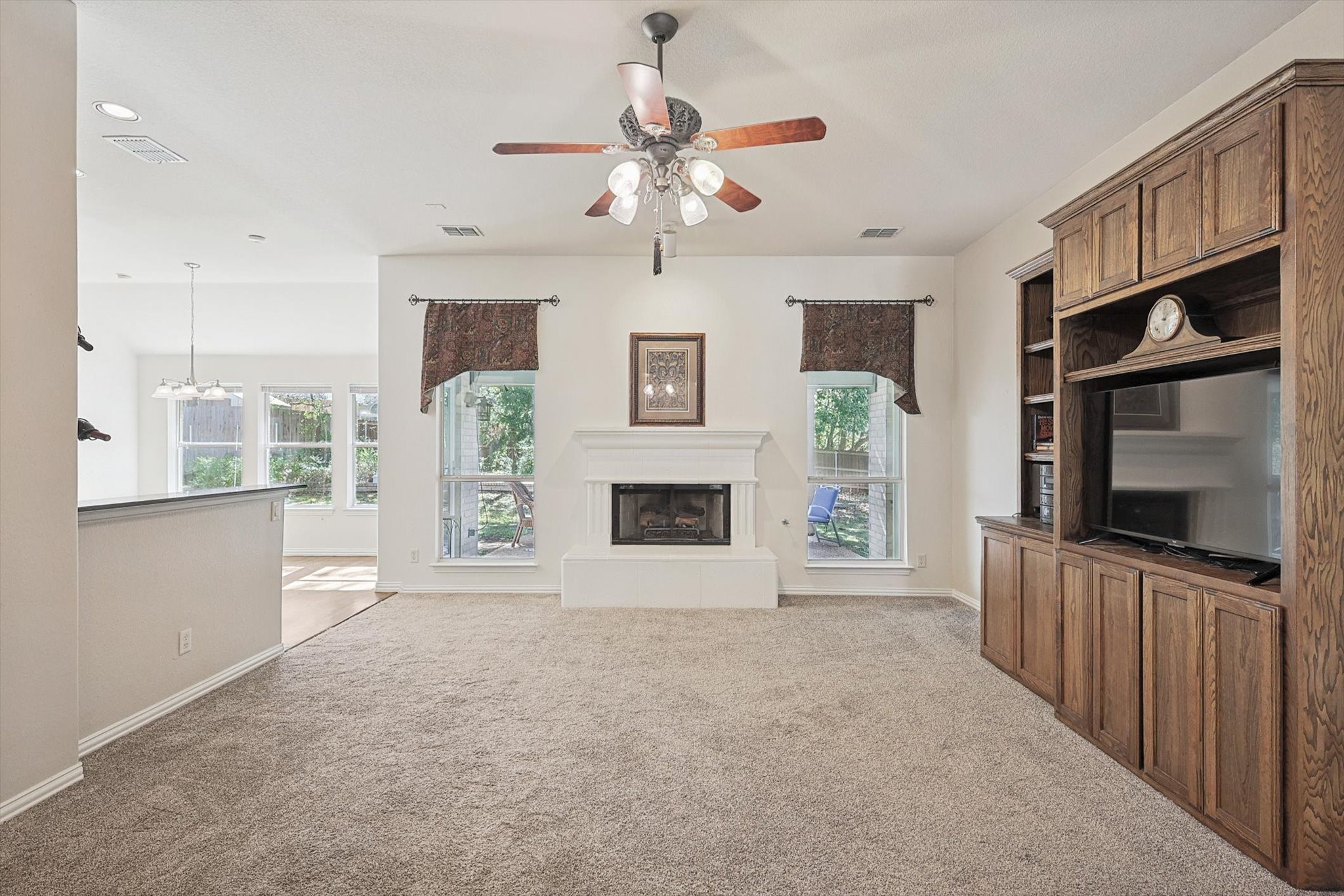 1206 History Crescent