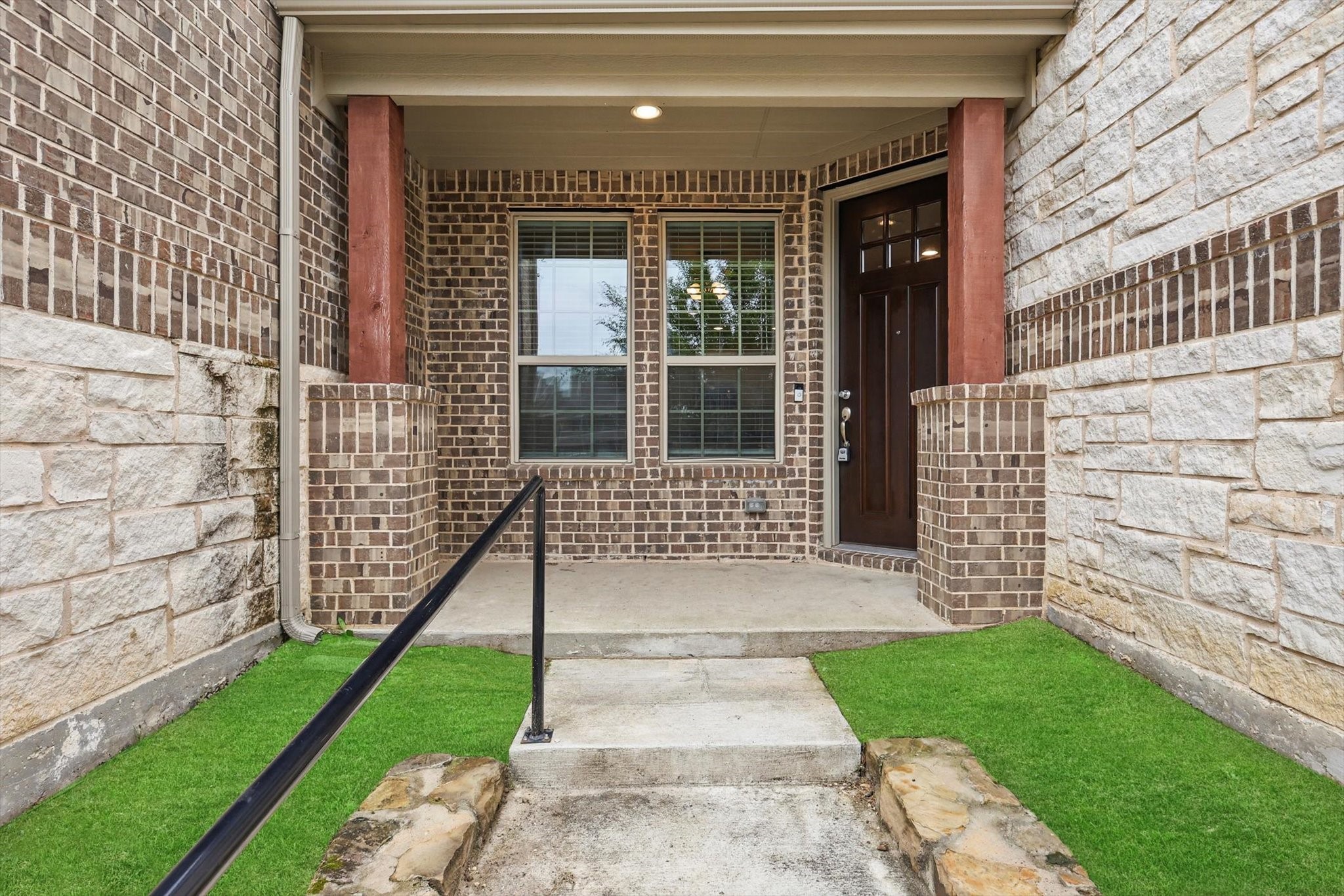 6804 Meadow Crest Drive