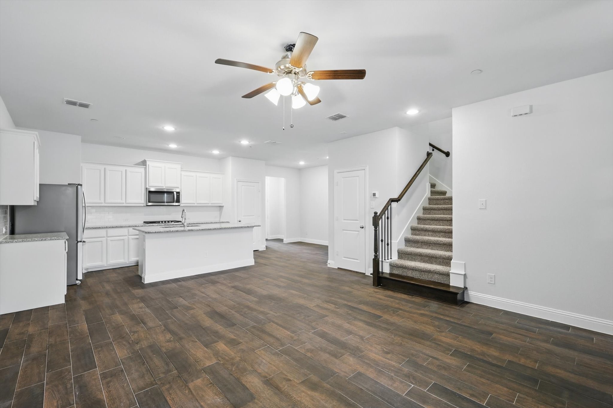 6804 Meadow Crest Drive