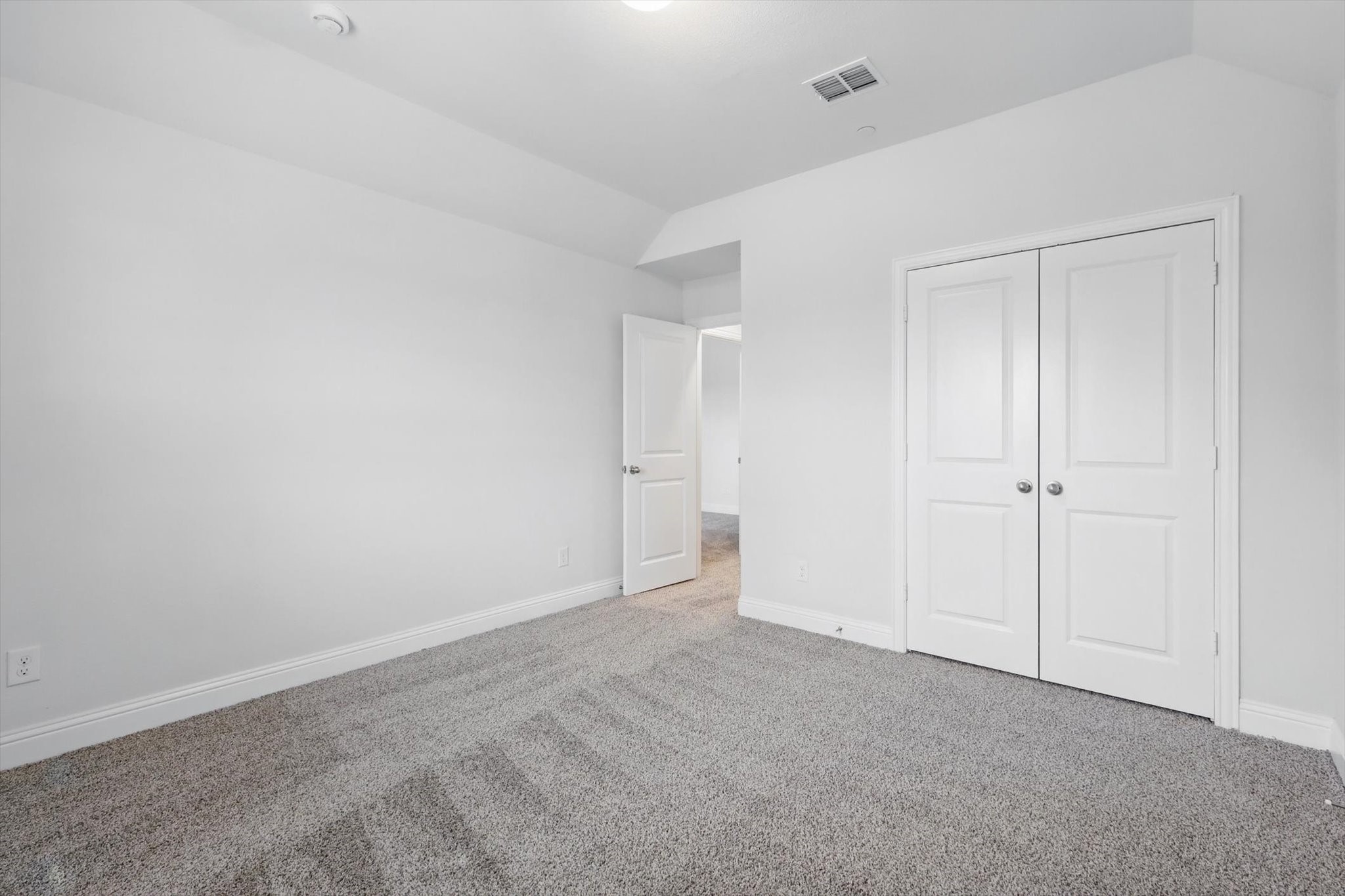 6804 Meadow Crest Drive