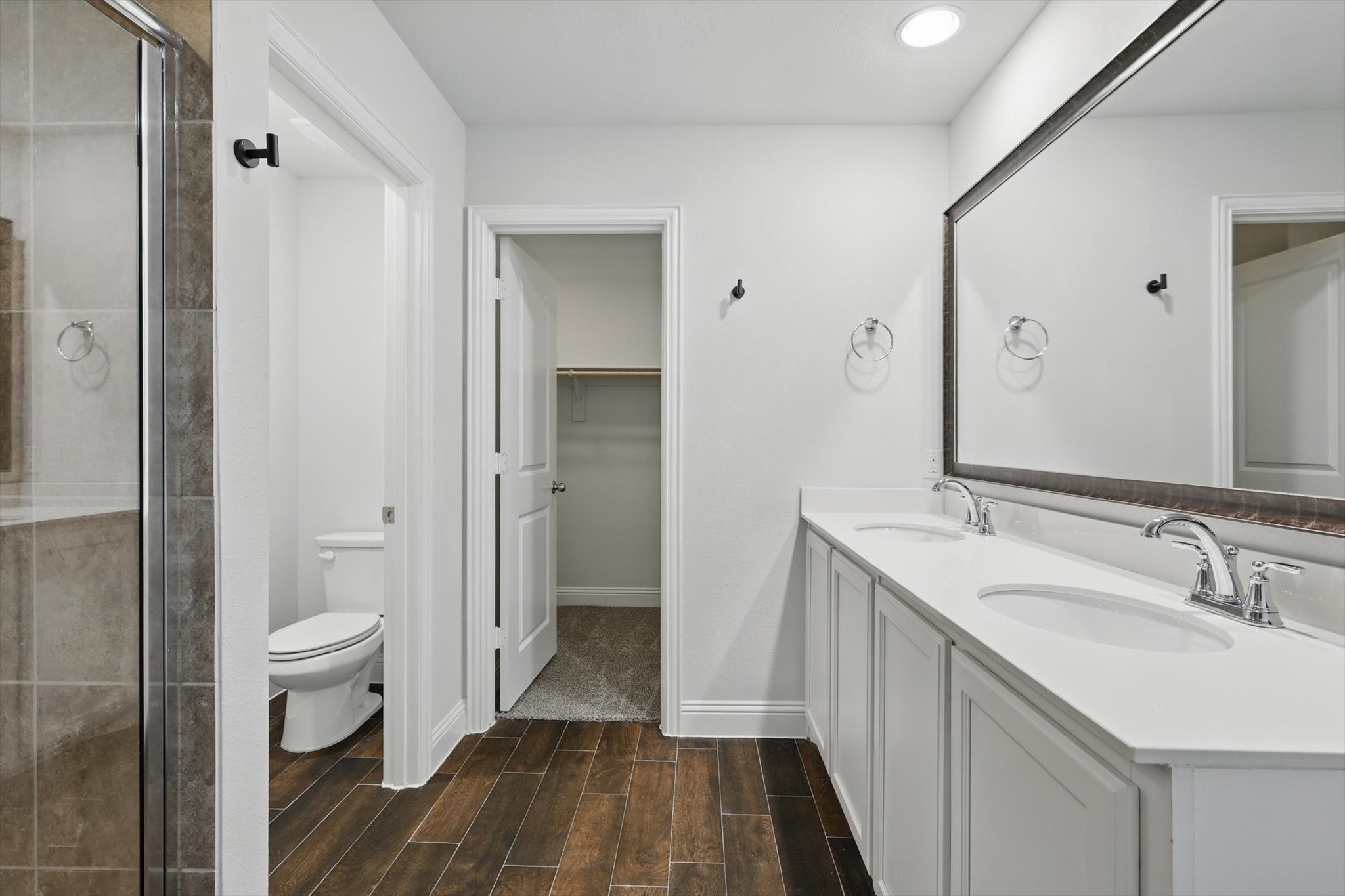 6804 Meadow Crest Drive