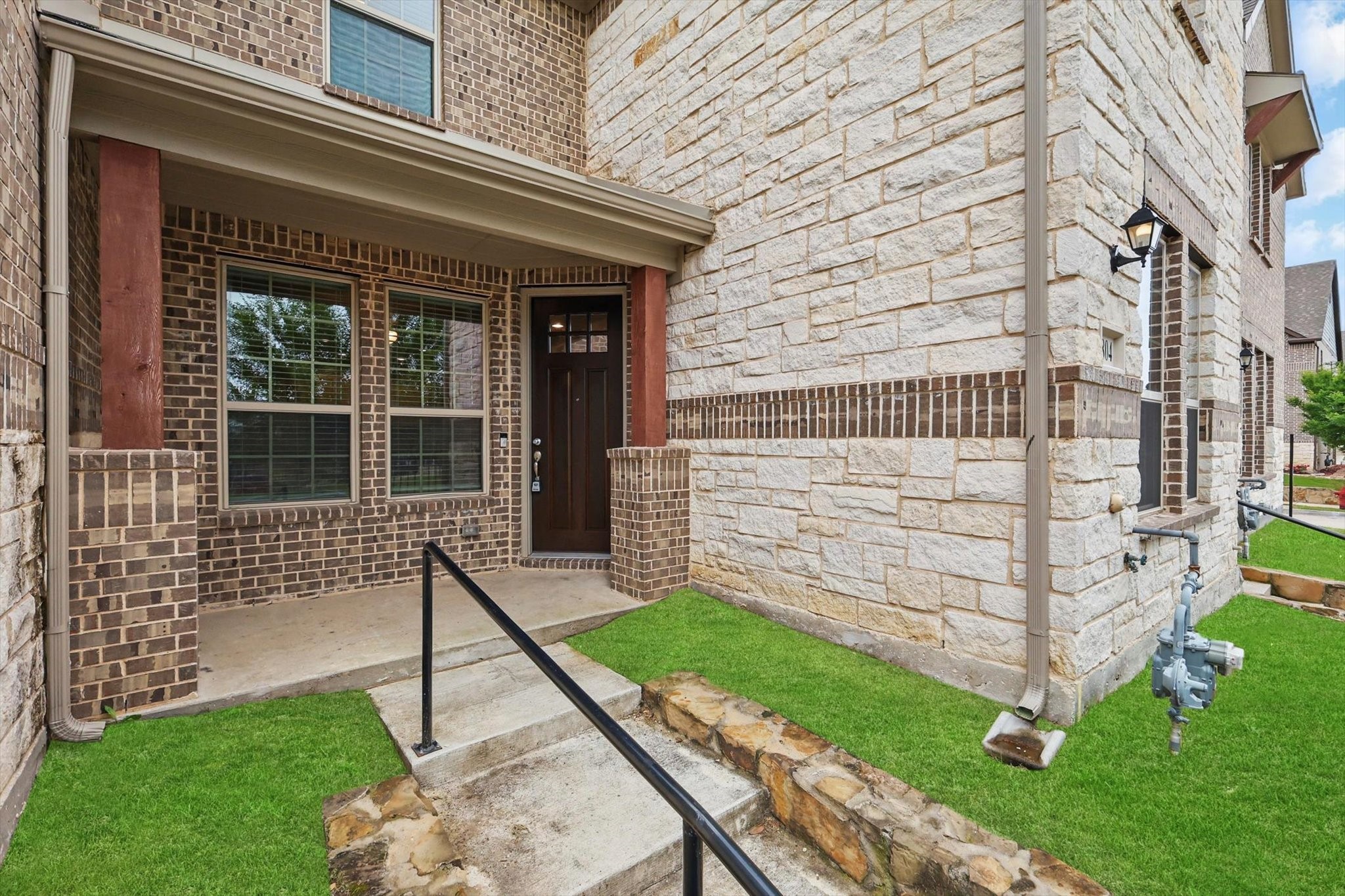 6804 Meadow Crest Drive