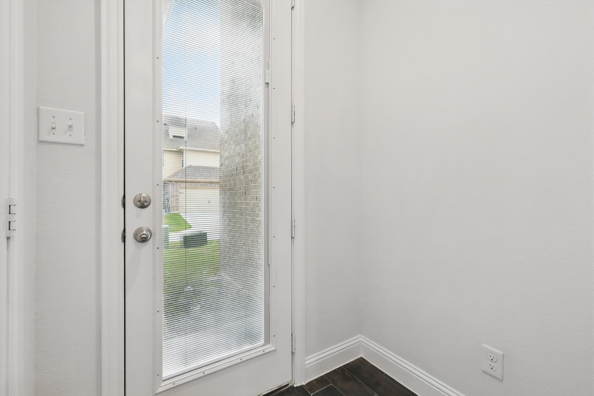 6804 Meadow Crest Drive