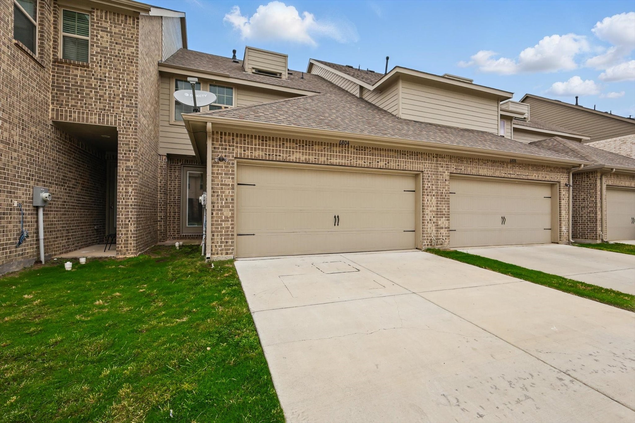 6804 Meadow Crest Drive