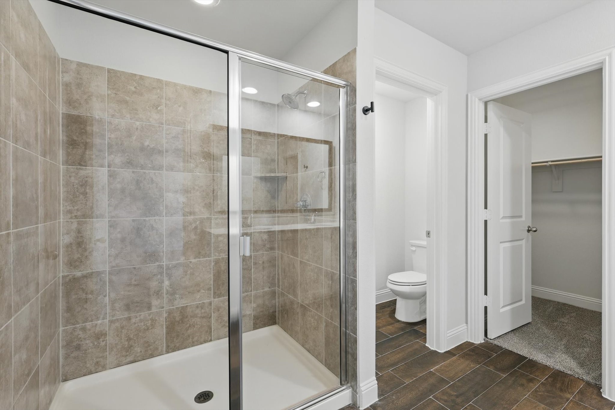 6804 Meadow Crest Drive