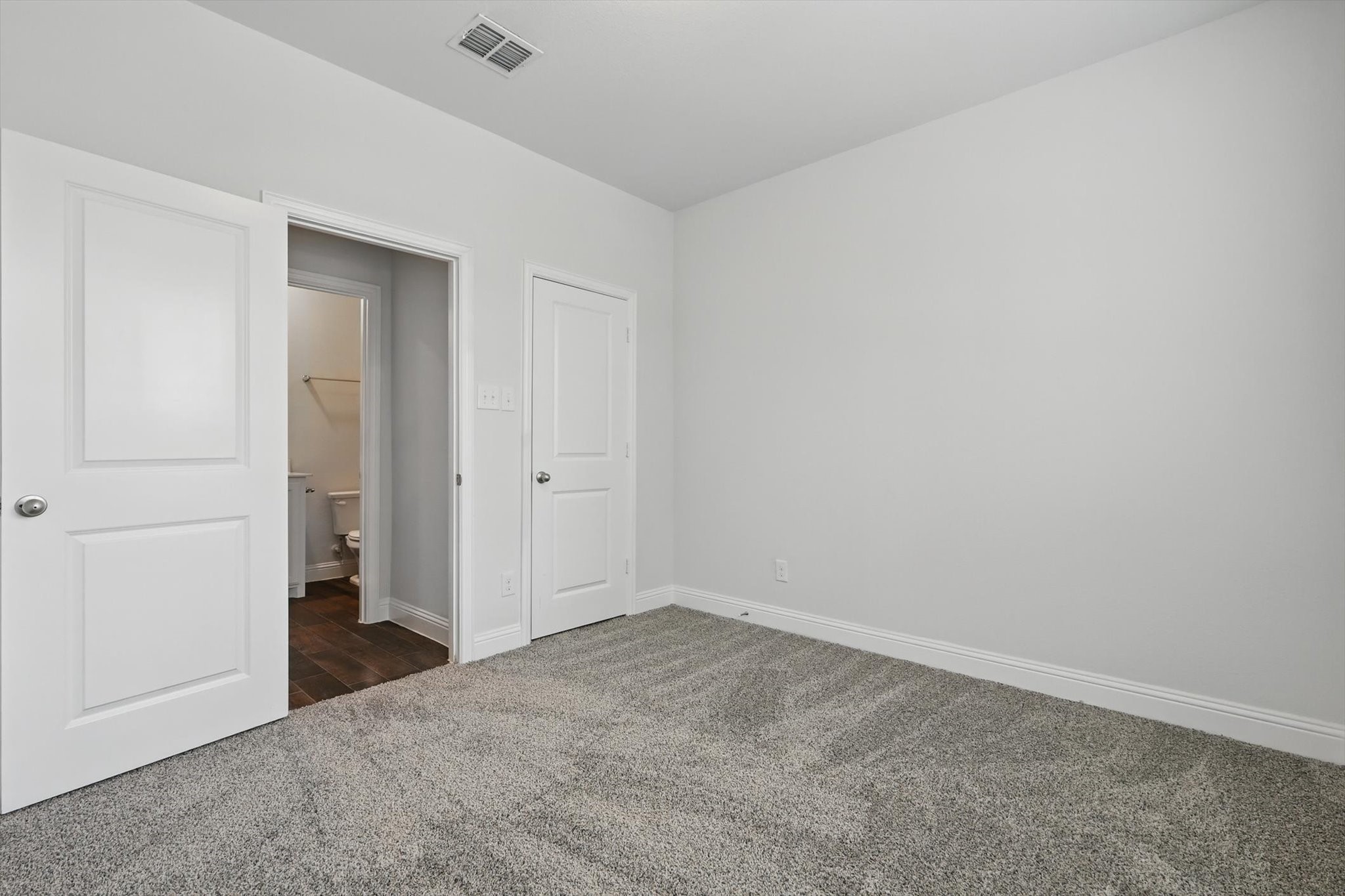 6804 Meadow Crest Drive