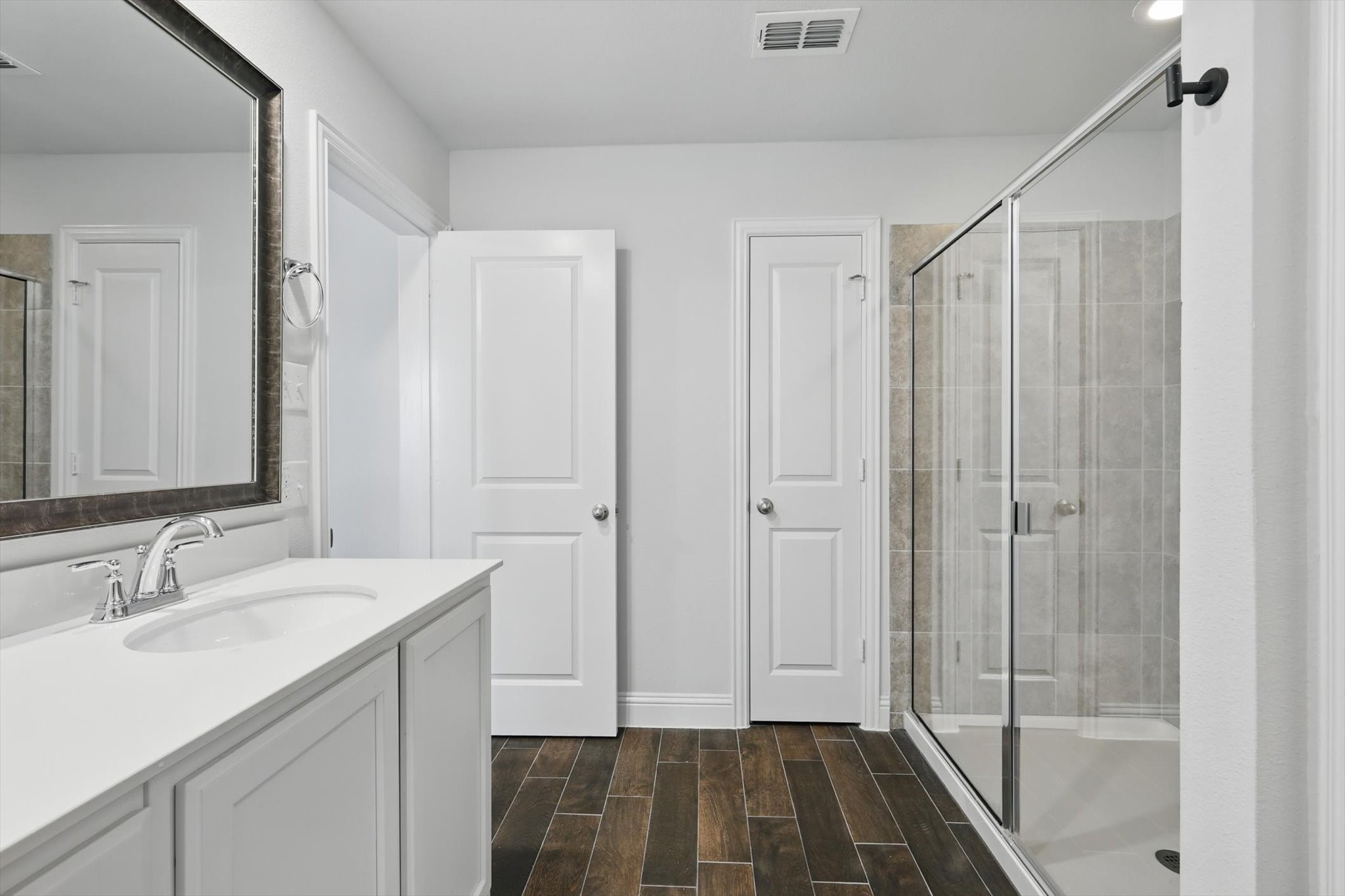 6804 Meadow Crest Drive