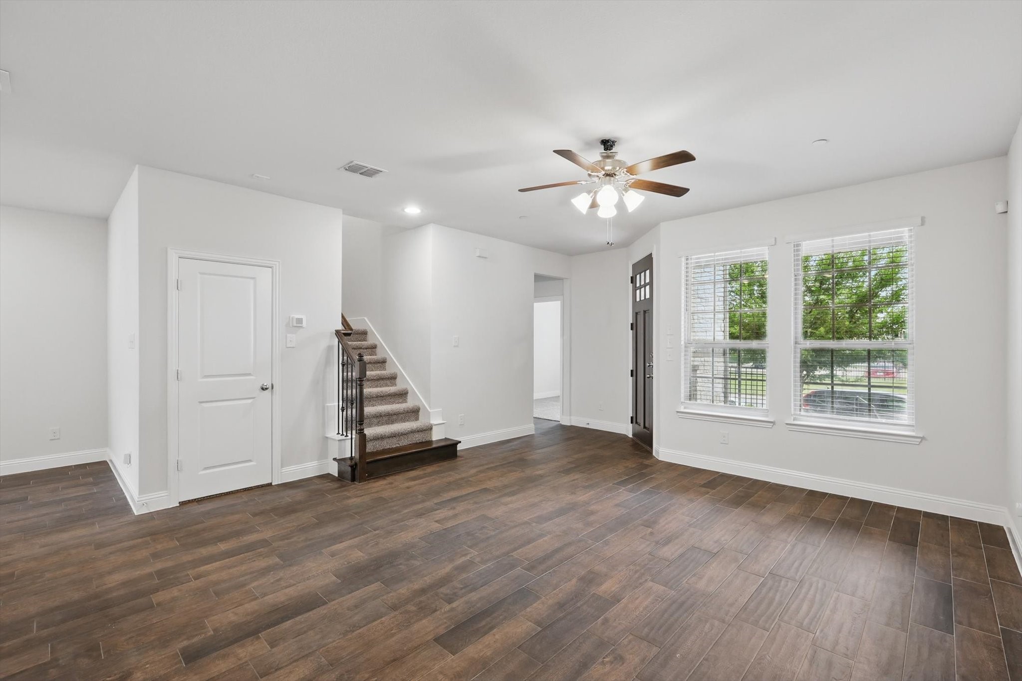 6804 Meadow Crest Drive