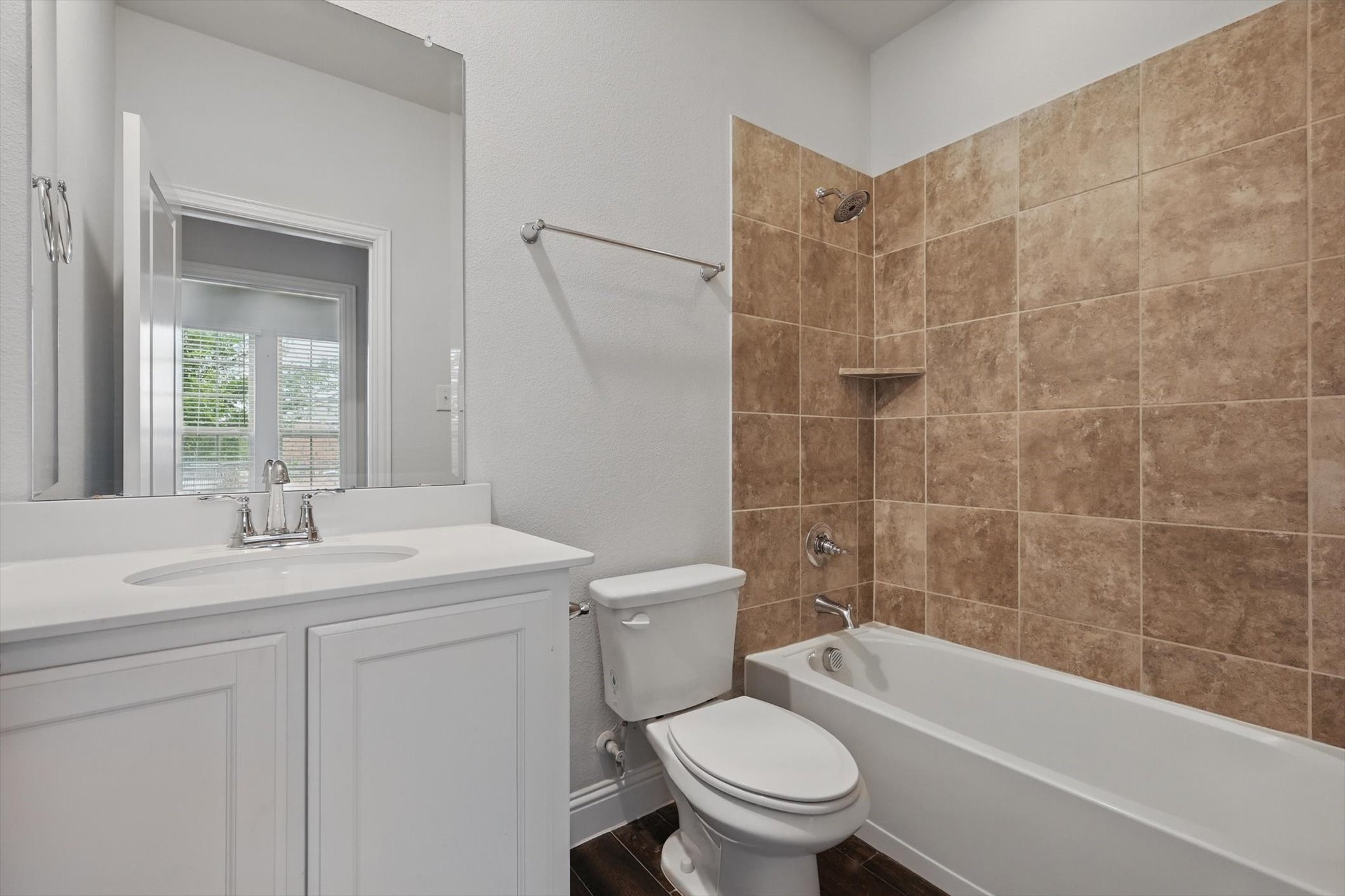 6804 Meadow Crest Drive