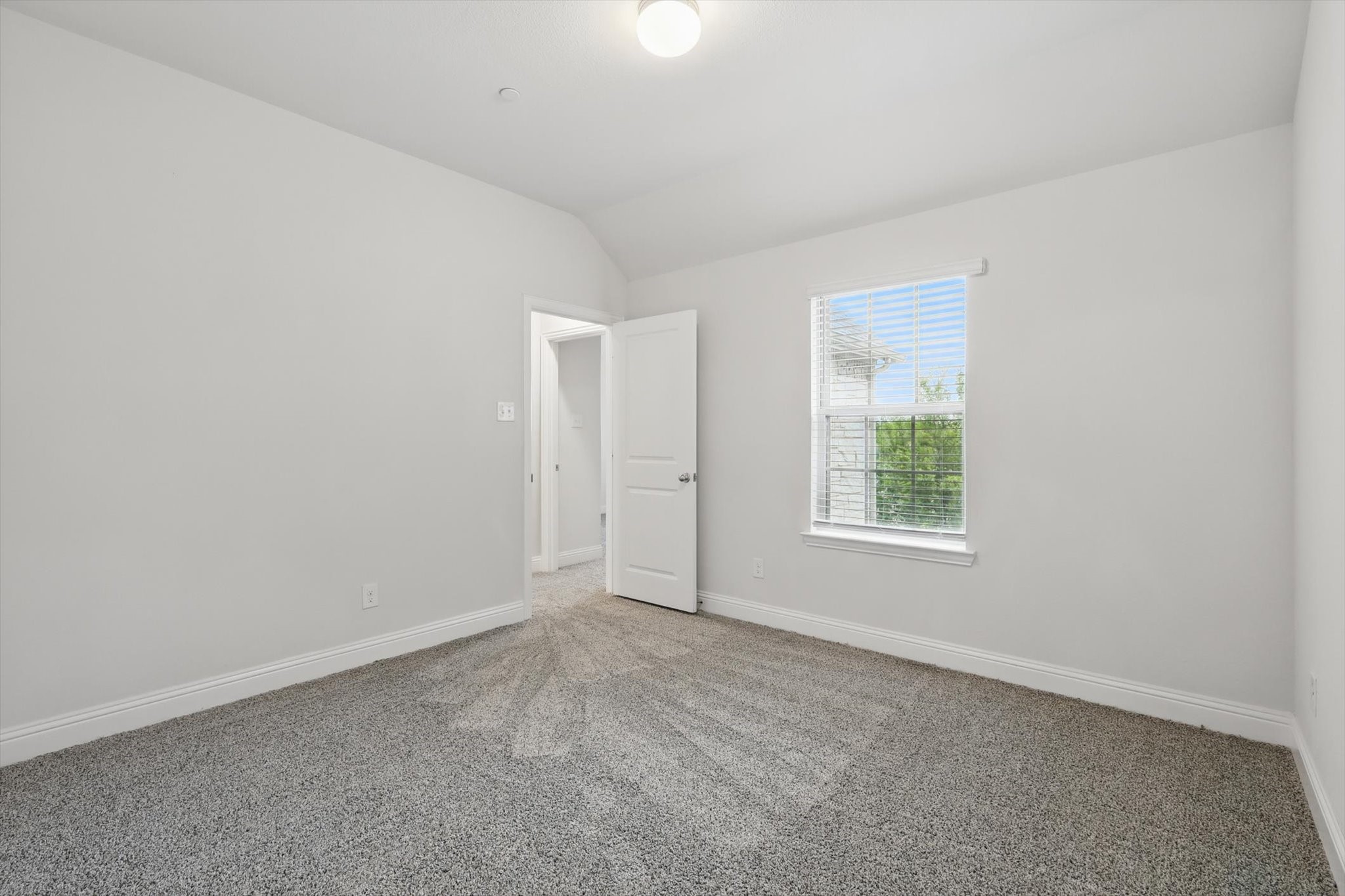 6804 Meadow Crest Drive