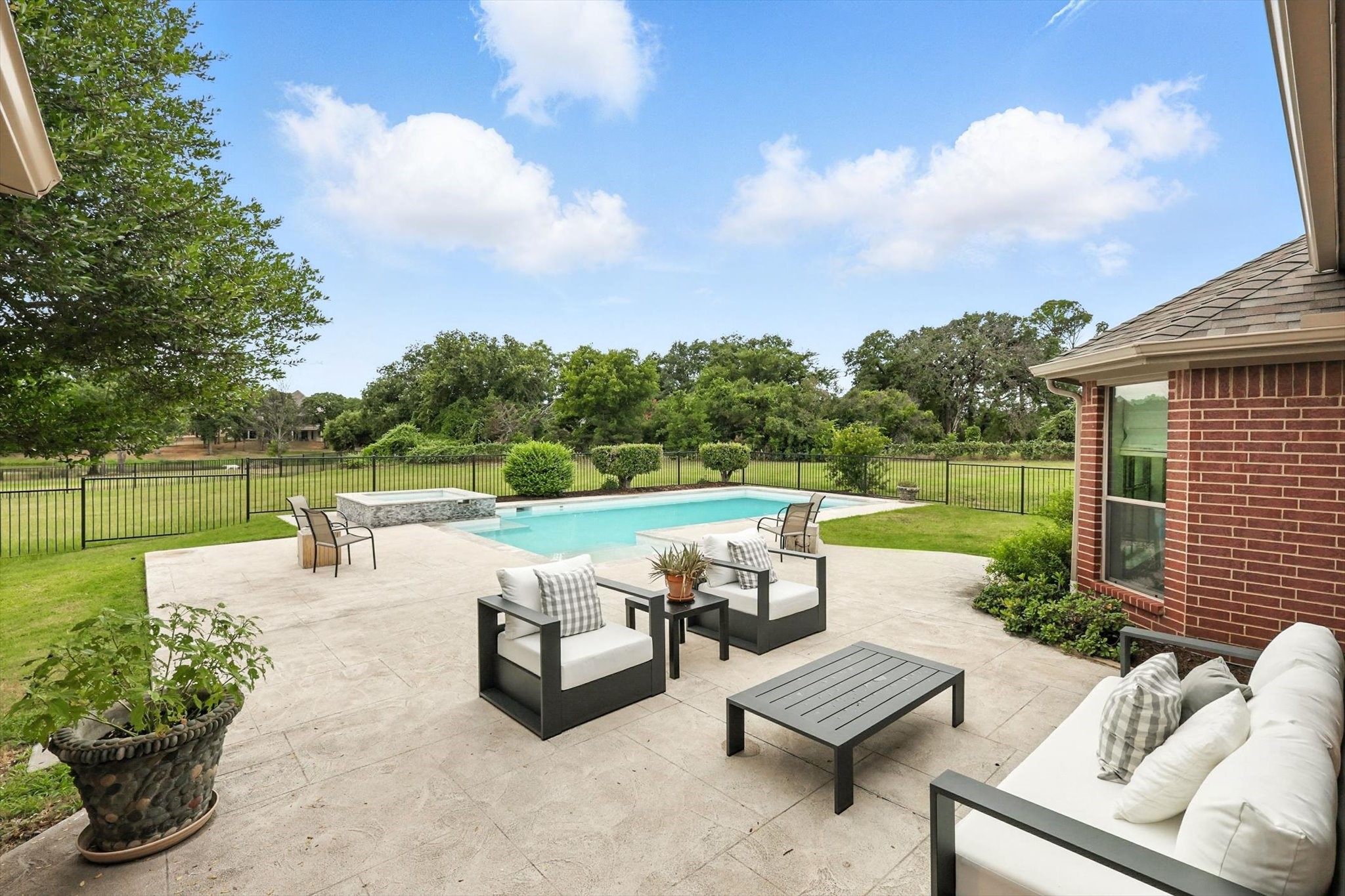 1150 Crepe Myrtle Lane