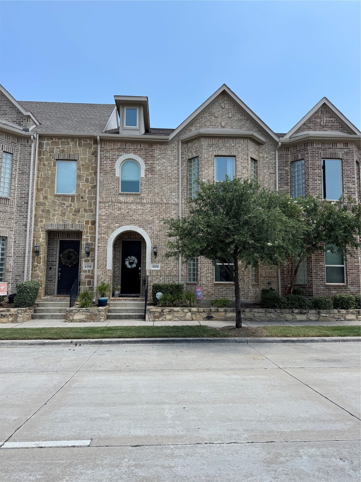 4204 Riverside Drive