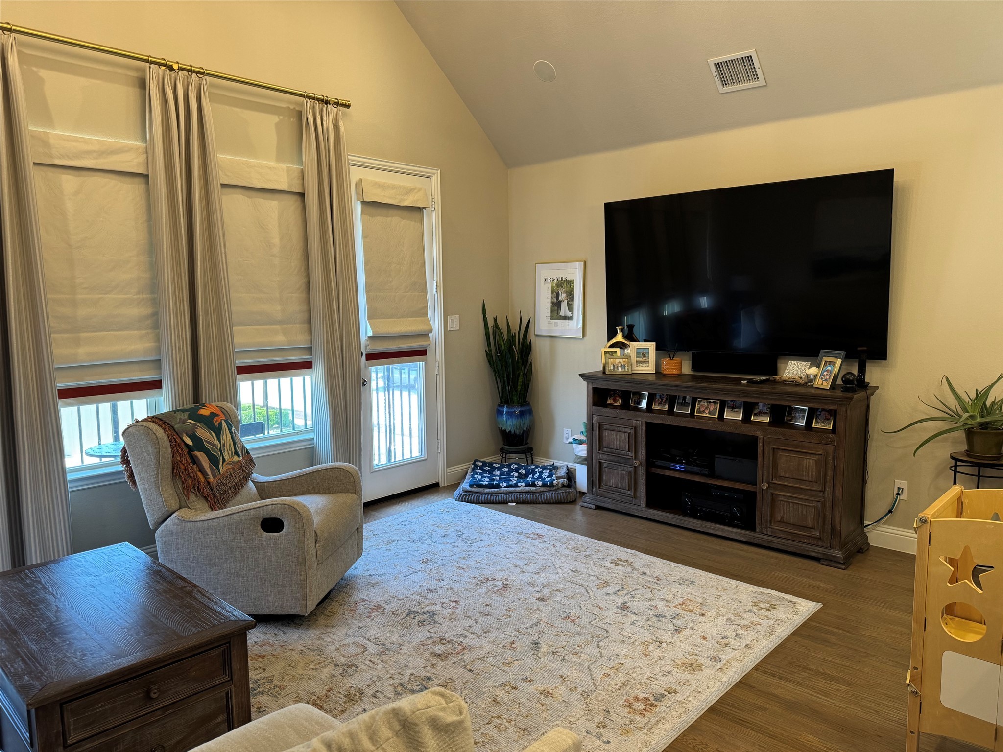 4204 Riverside Drive