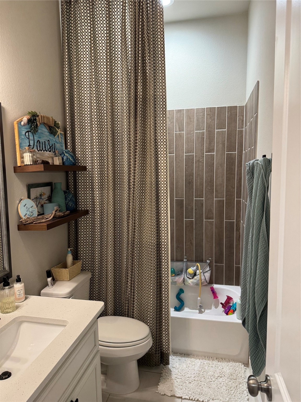 4204 Riverside Drive