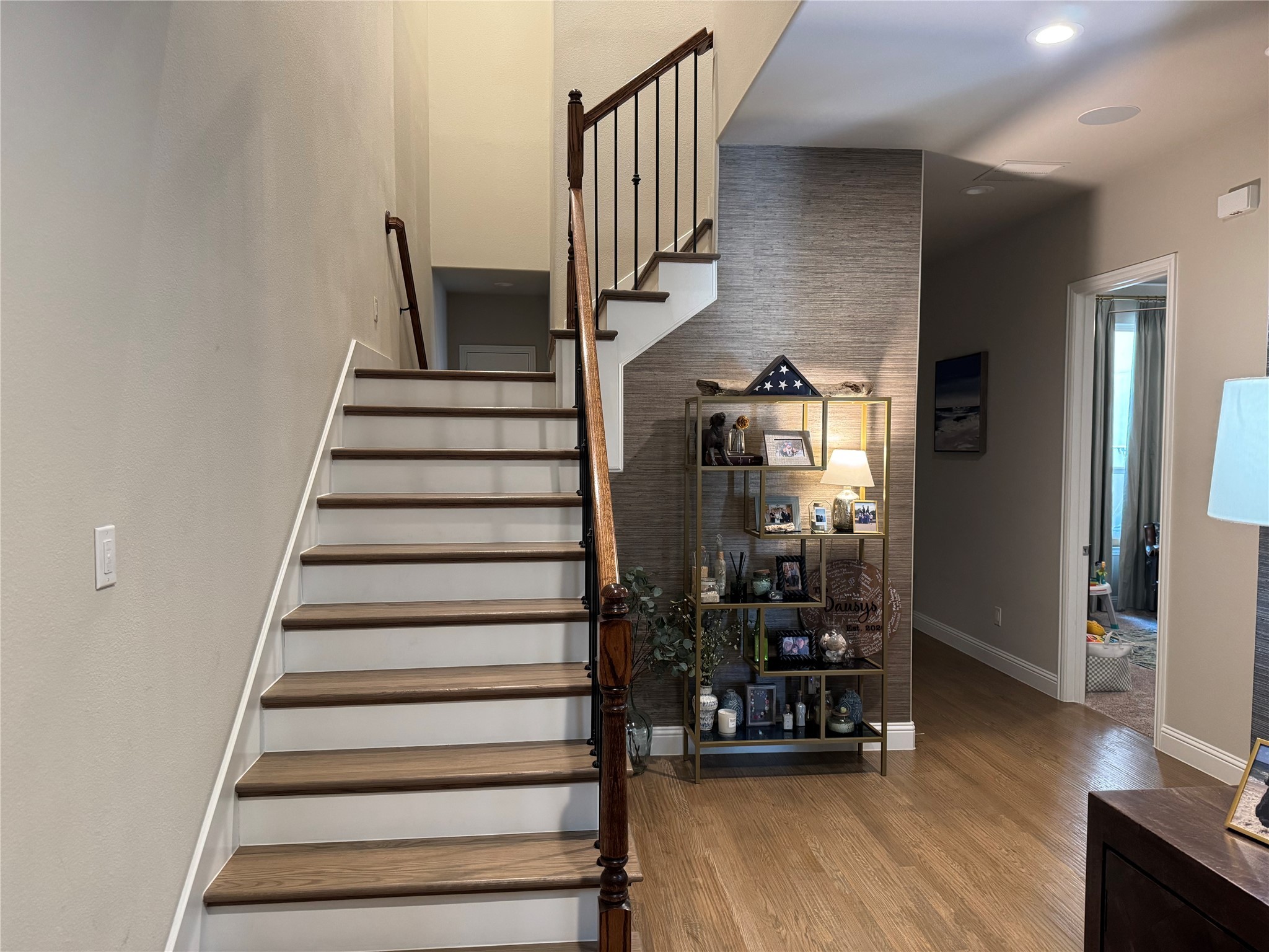 4204 Riverside Drive