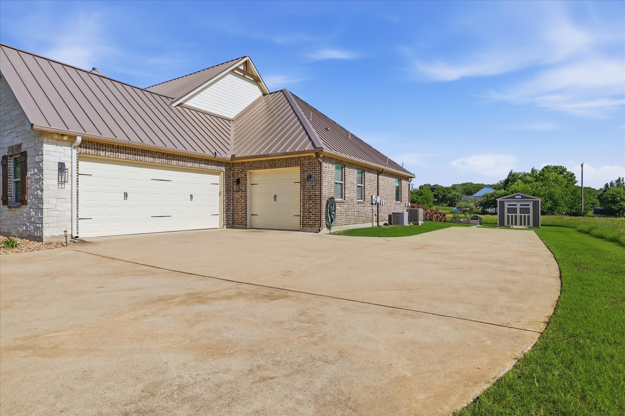 800 Stonewood Boulevard