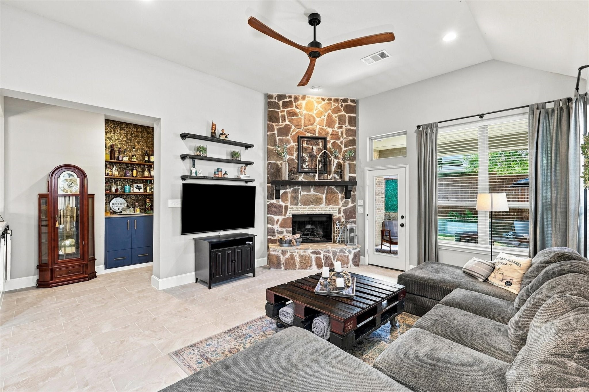 1516 Presley Way