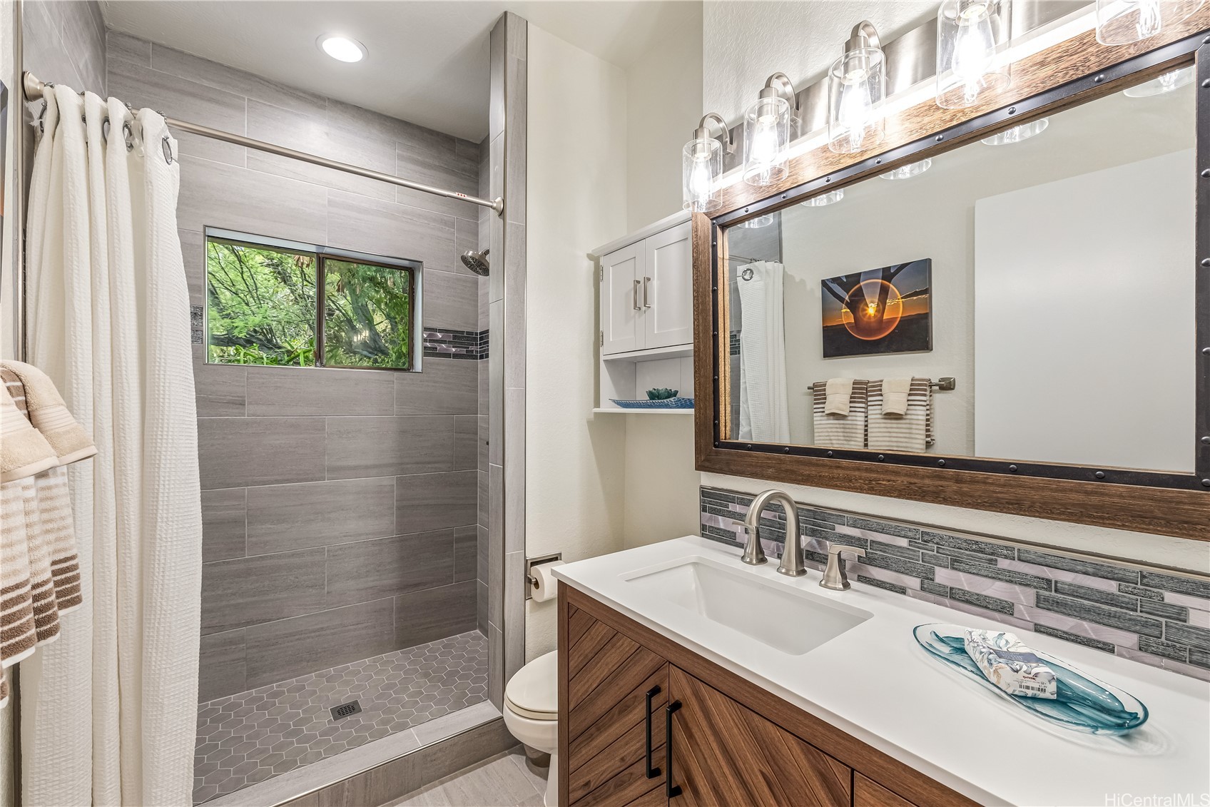 5926 Kalanianaole Highway