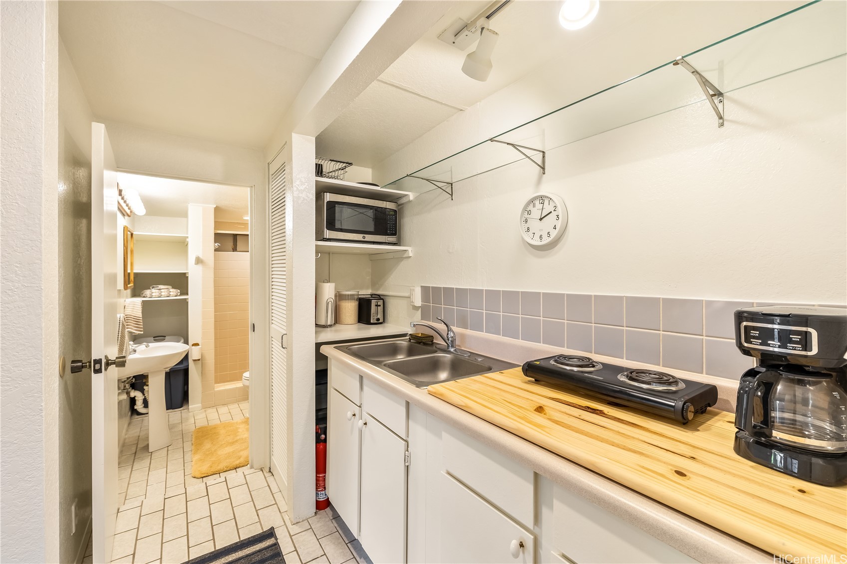 5926 Kalanianaole Highway