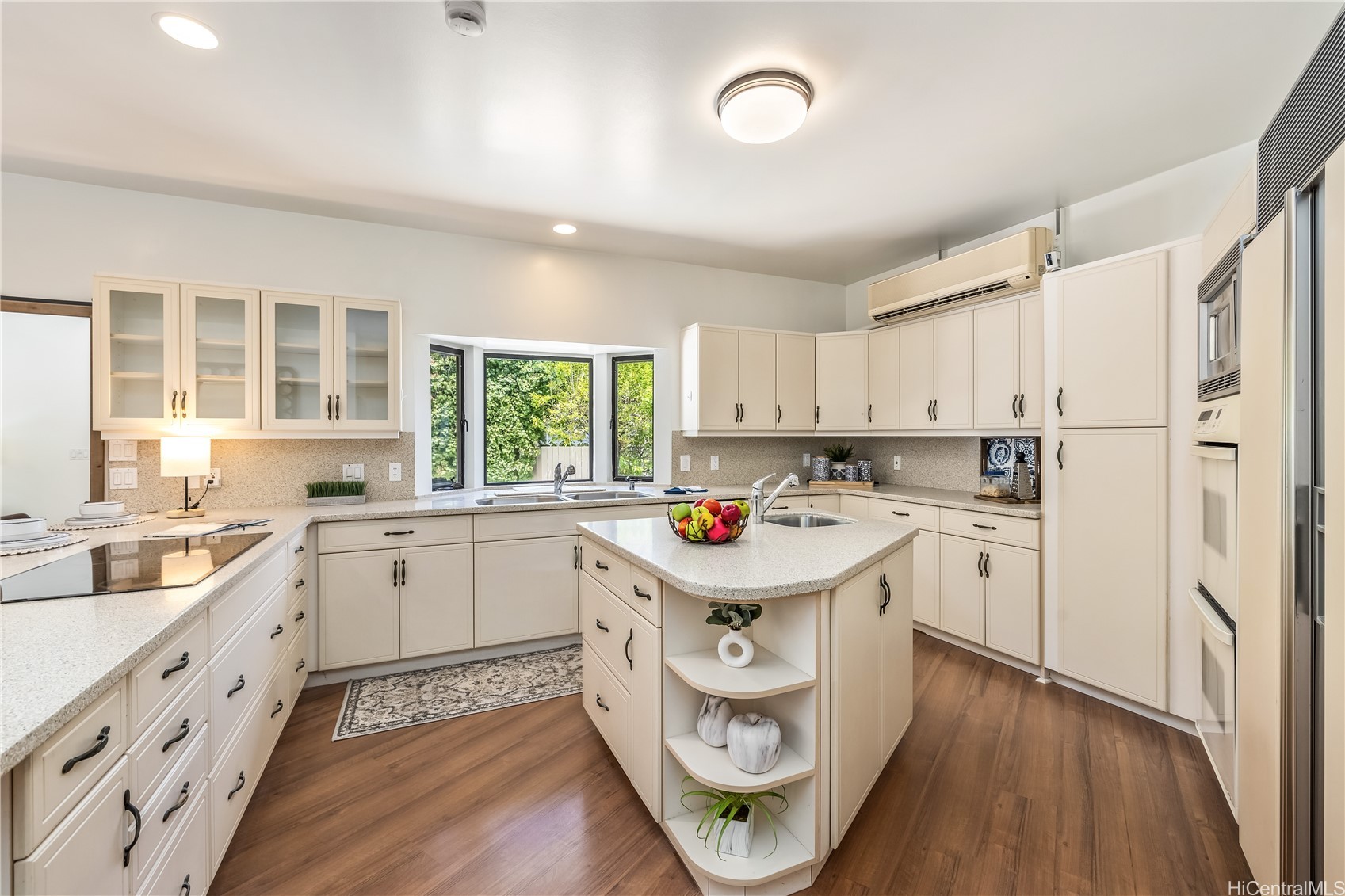 5926 Kalanianaole Highway