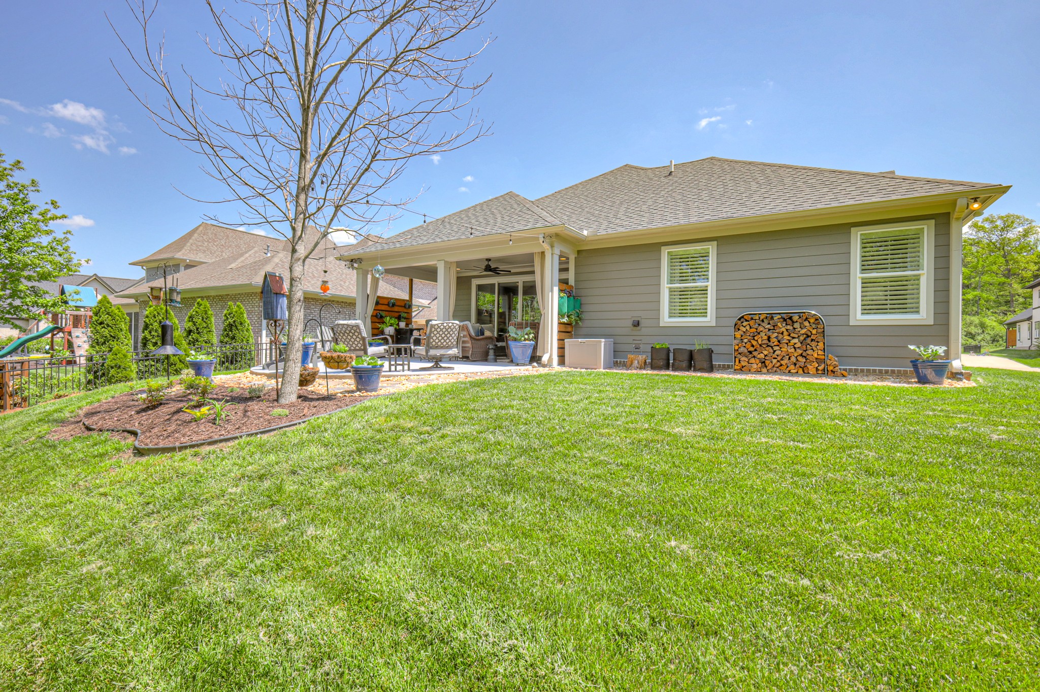 1069 Memorial Dr
