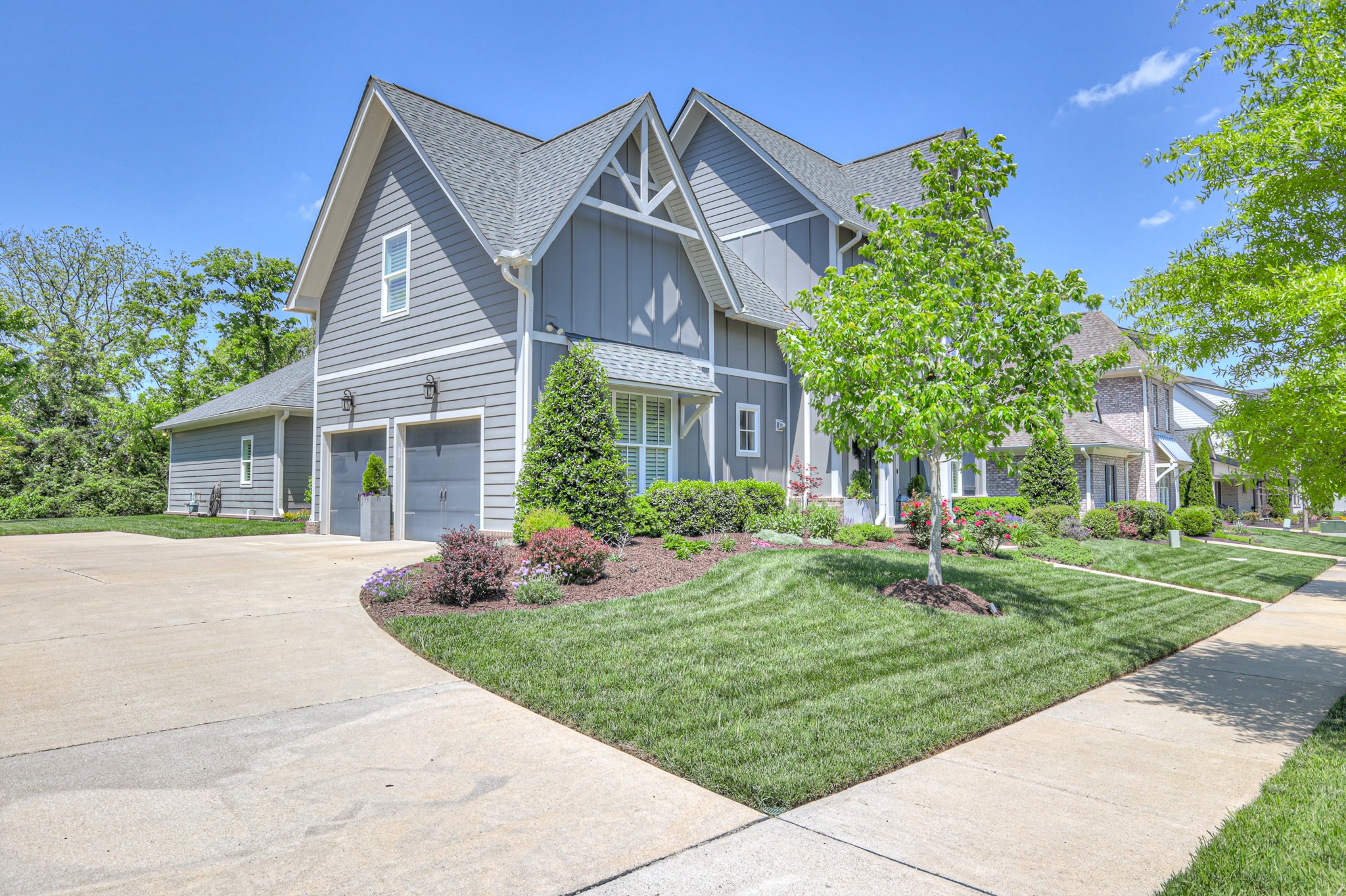 1069 Memorial Dr