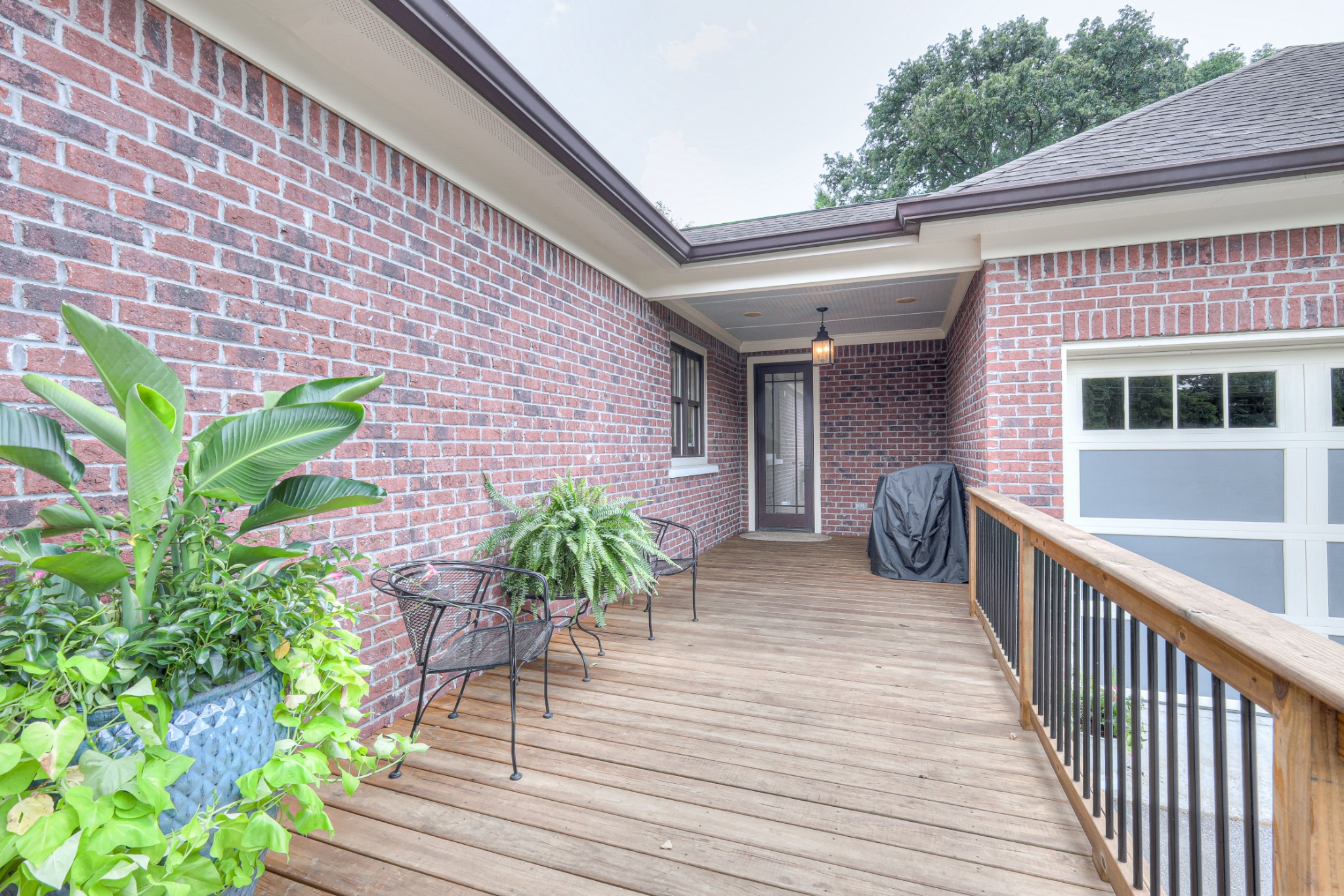3297 Lealand Ln