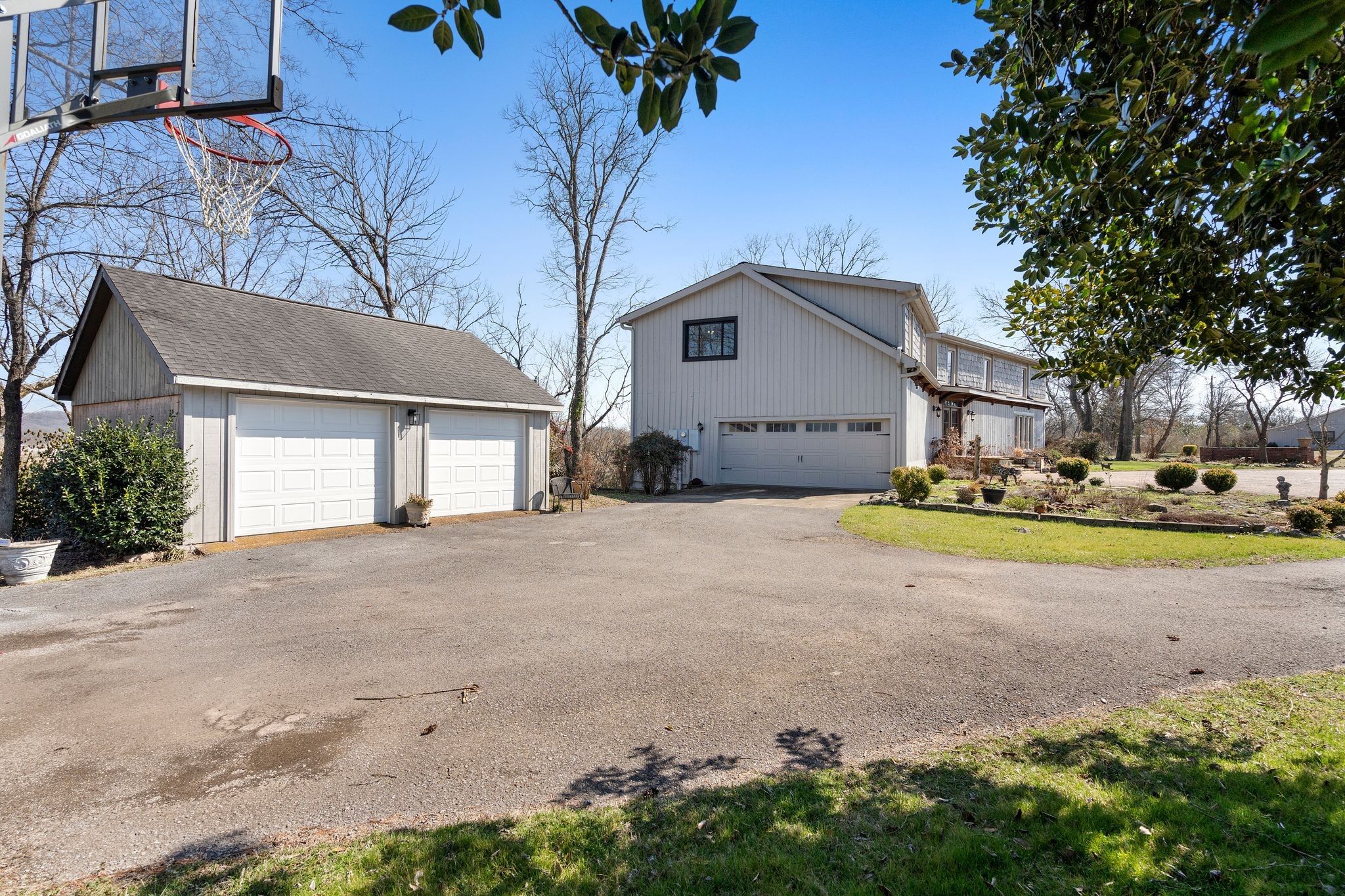 2496 Old Natchez Trce