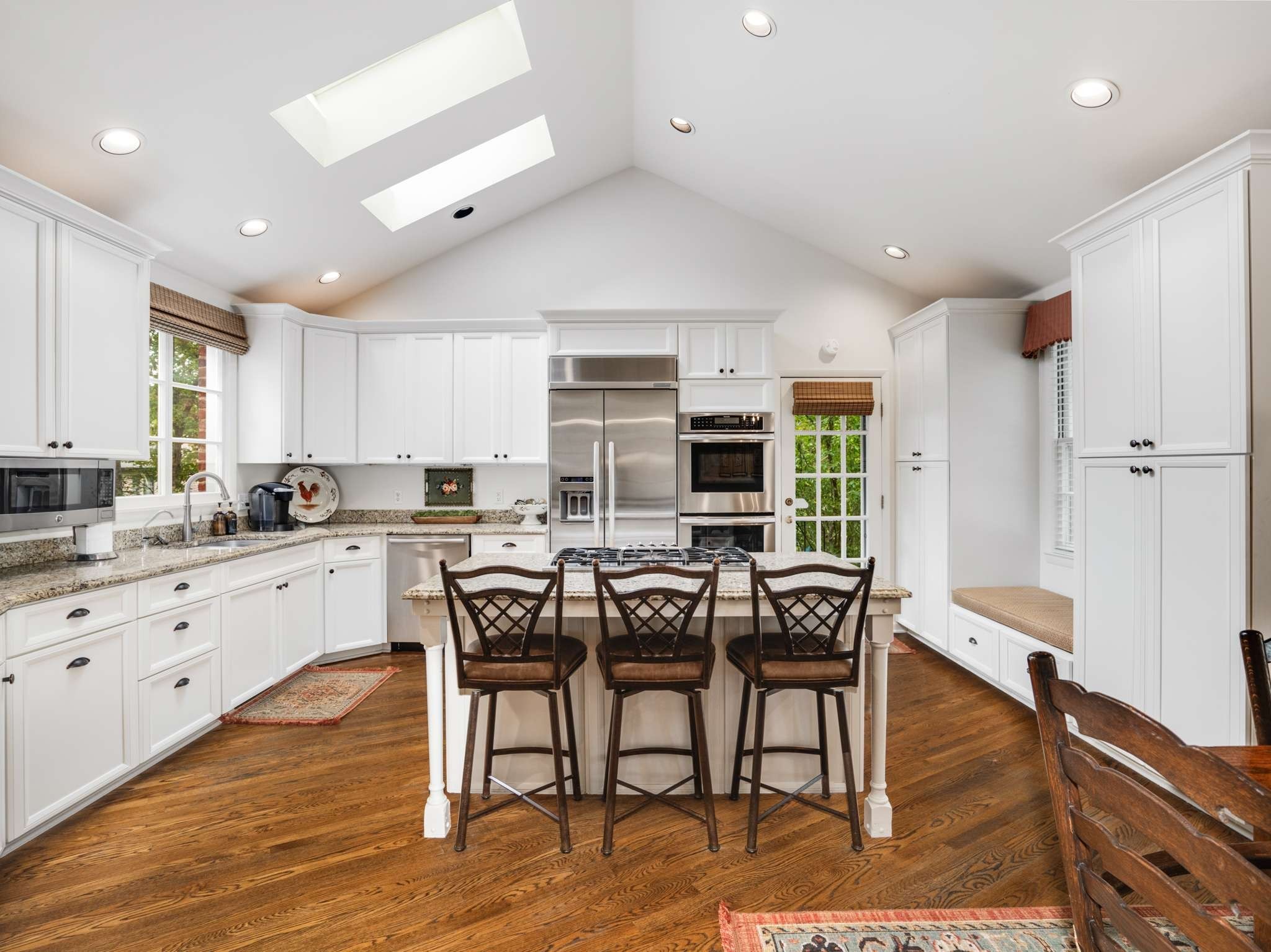 1066 Lynnwood Blvd