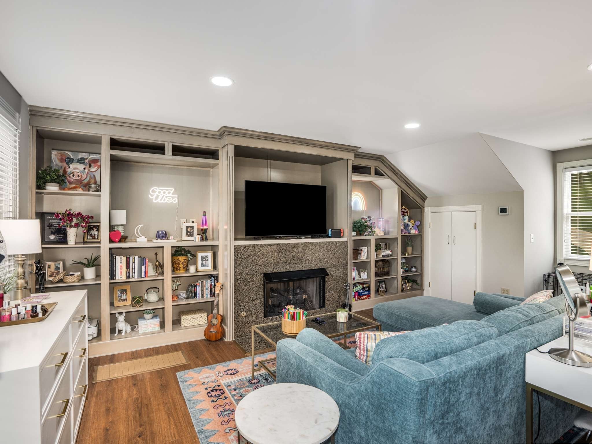 1066 Lynnwood Blvd