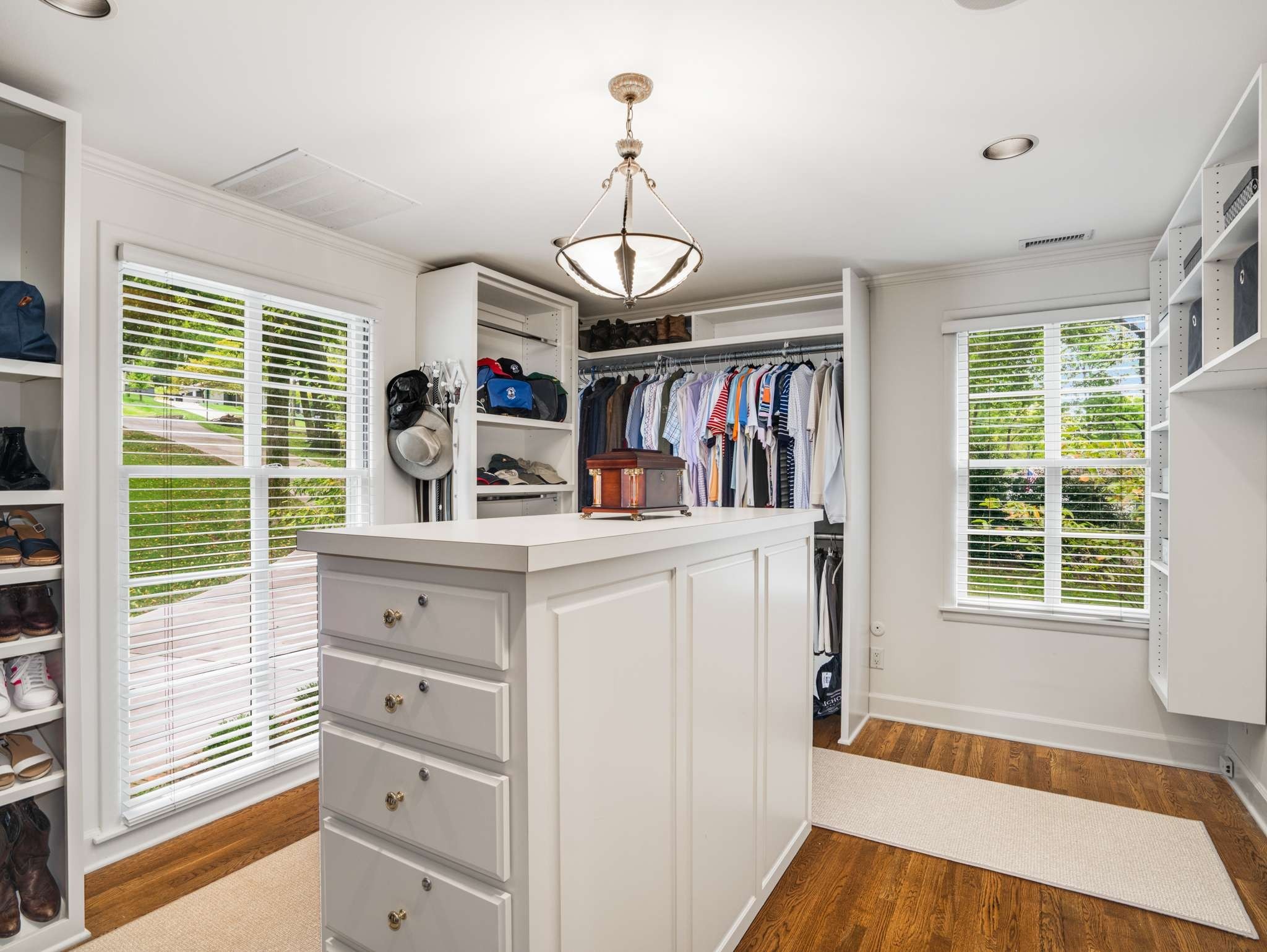 1066 Lynnwood Blvd