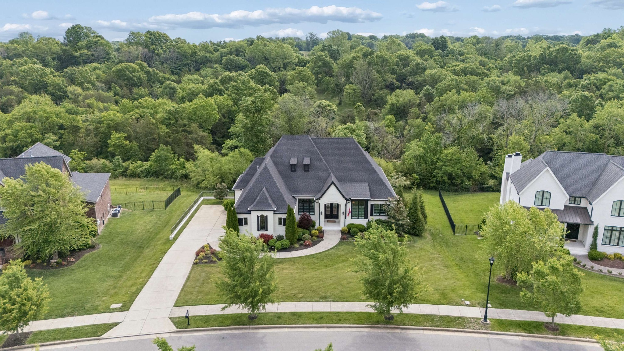 1863 Burland Cres