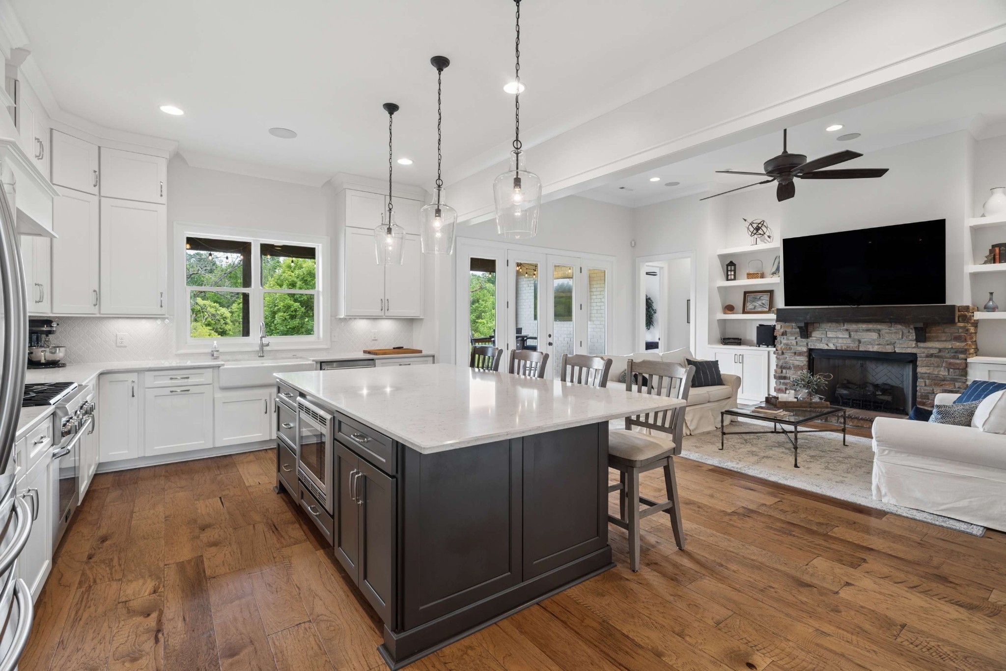 1863 Burland Cres